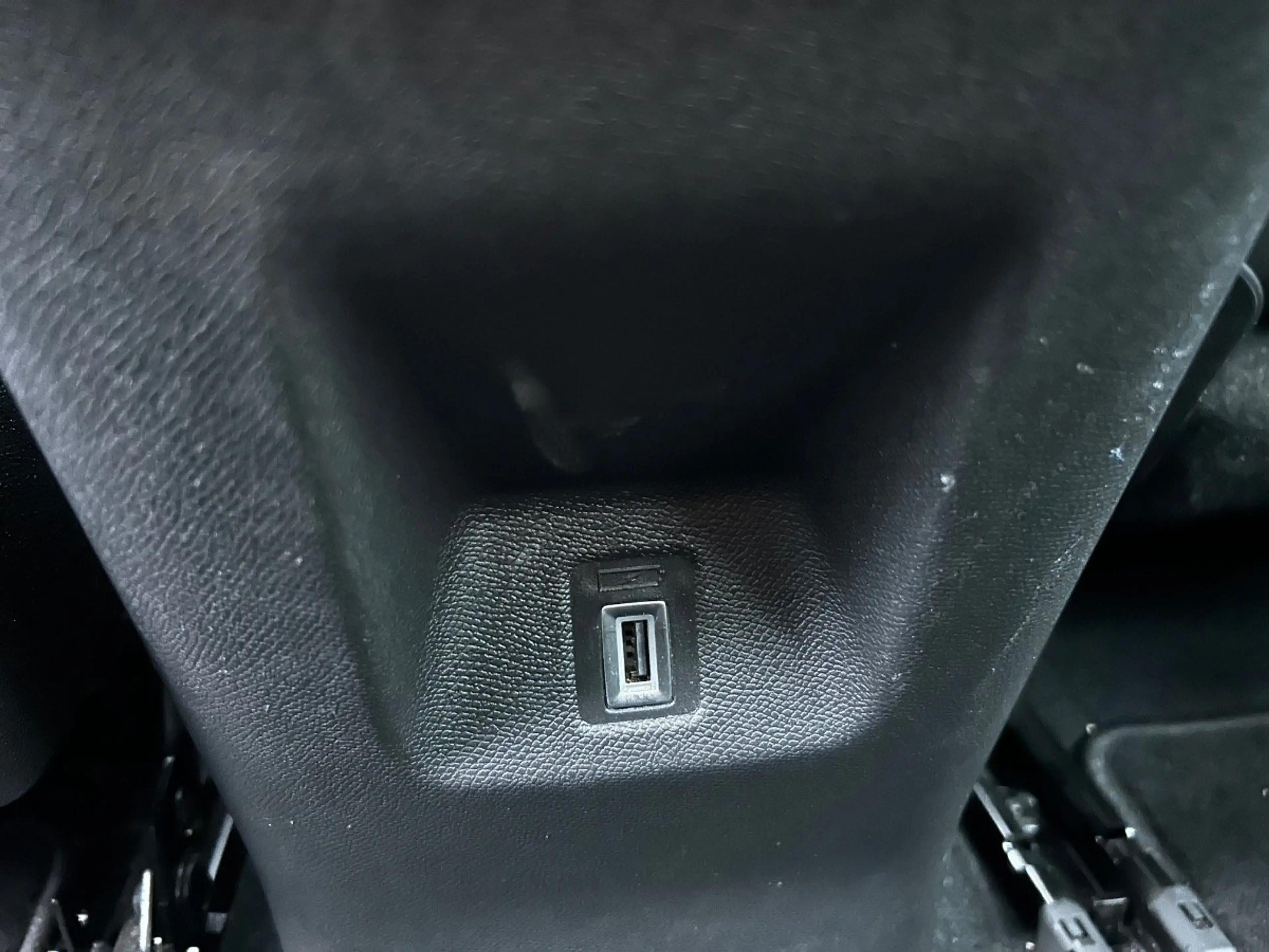 Citroen C5 Aircross 1.5 BlueHDi 130 S&S Max Alcantara — photo 11