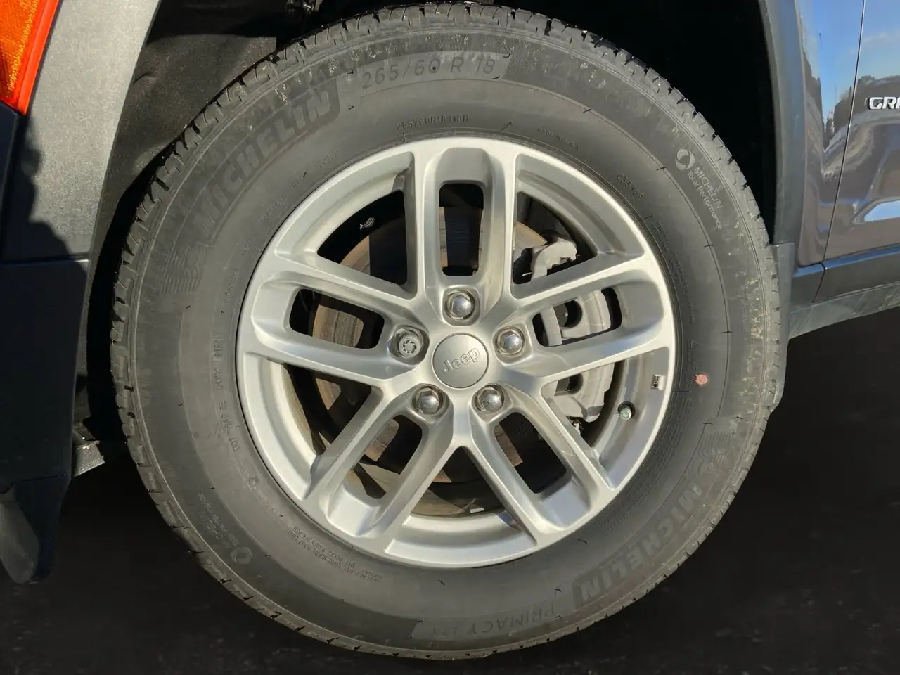 Jeep Grand Cherokee снимка Jeep Grand Cherokee