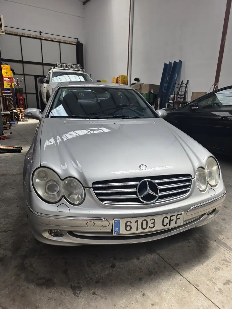 Mercedes-Benz CLK 320 - 2
