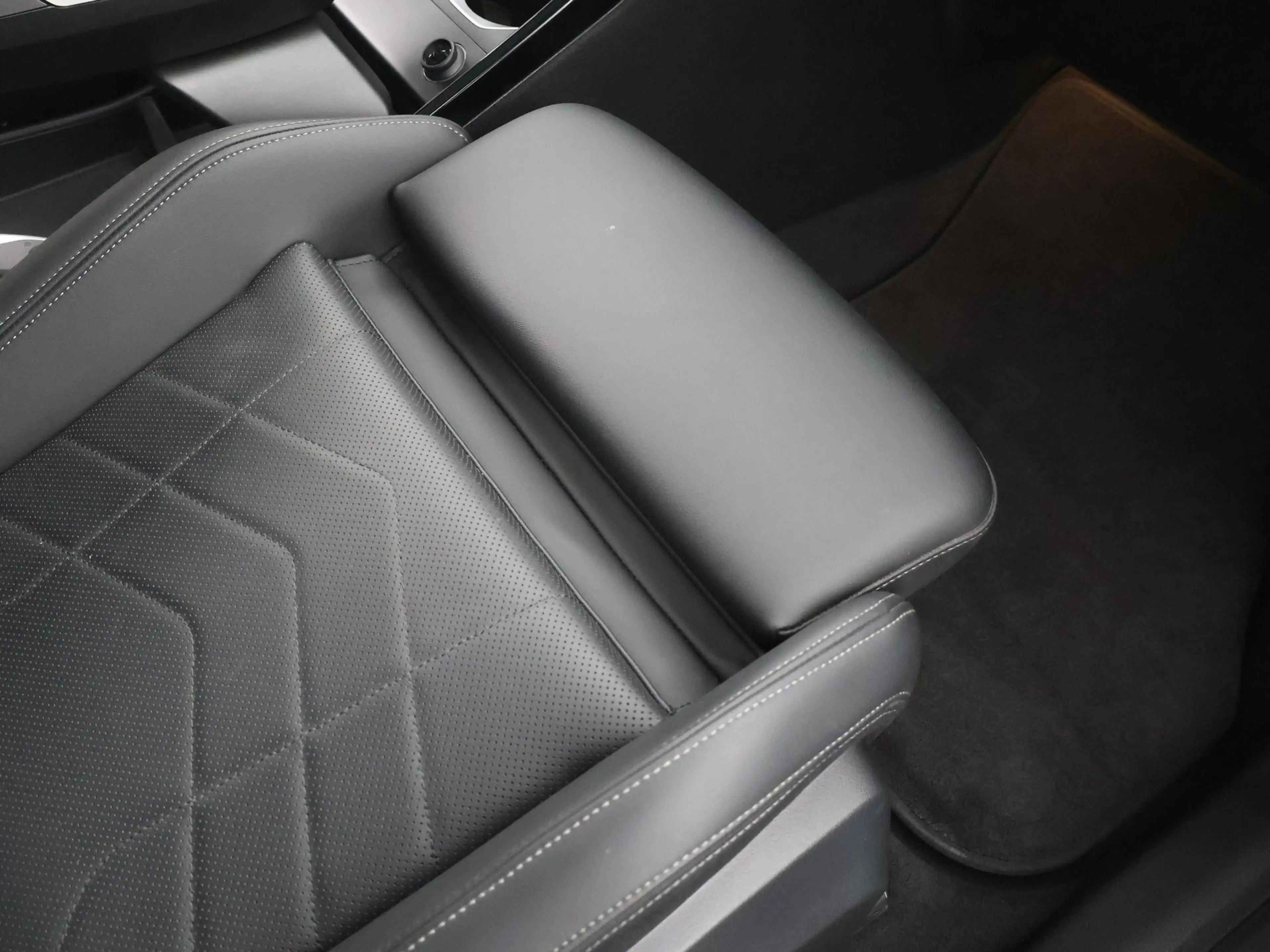BMW iX2 eDrive20 67 kWh M Sport Edition PANODAK|MEMORYSTOE — photo 26
