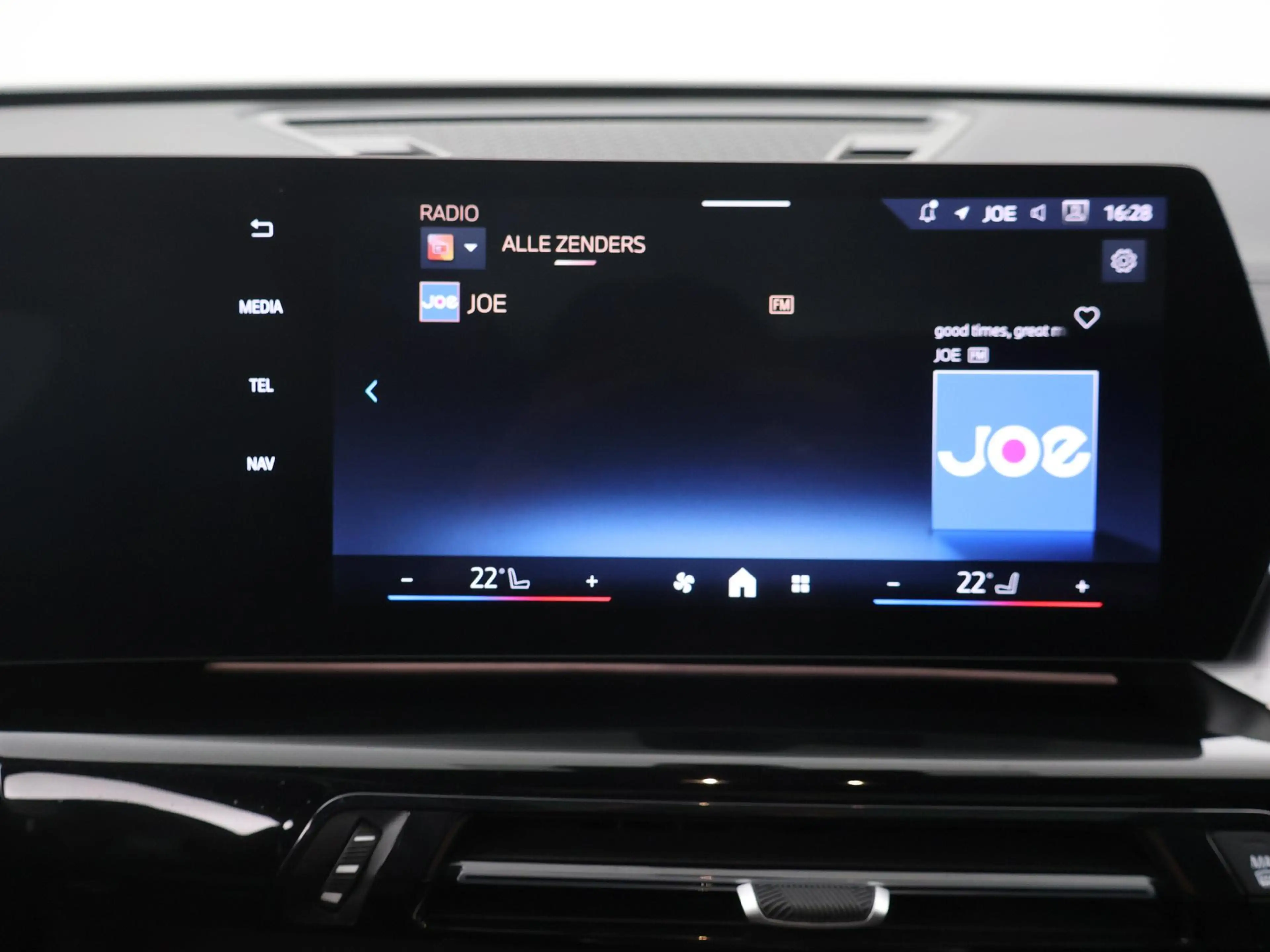 BMW iX2 eDrive20 67 kWh M Sport Edition PANODAK|MEMORYSTOE — photo 31