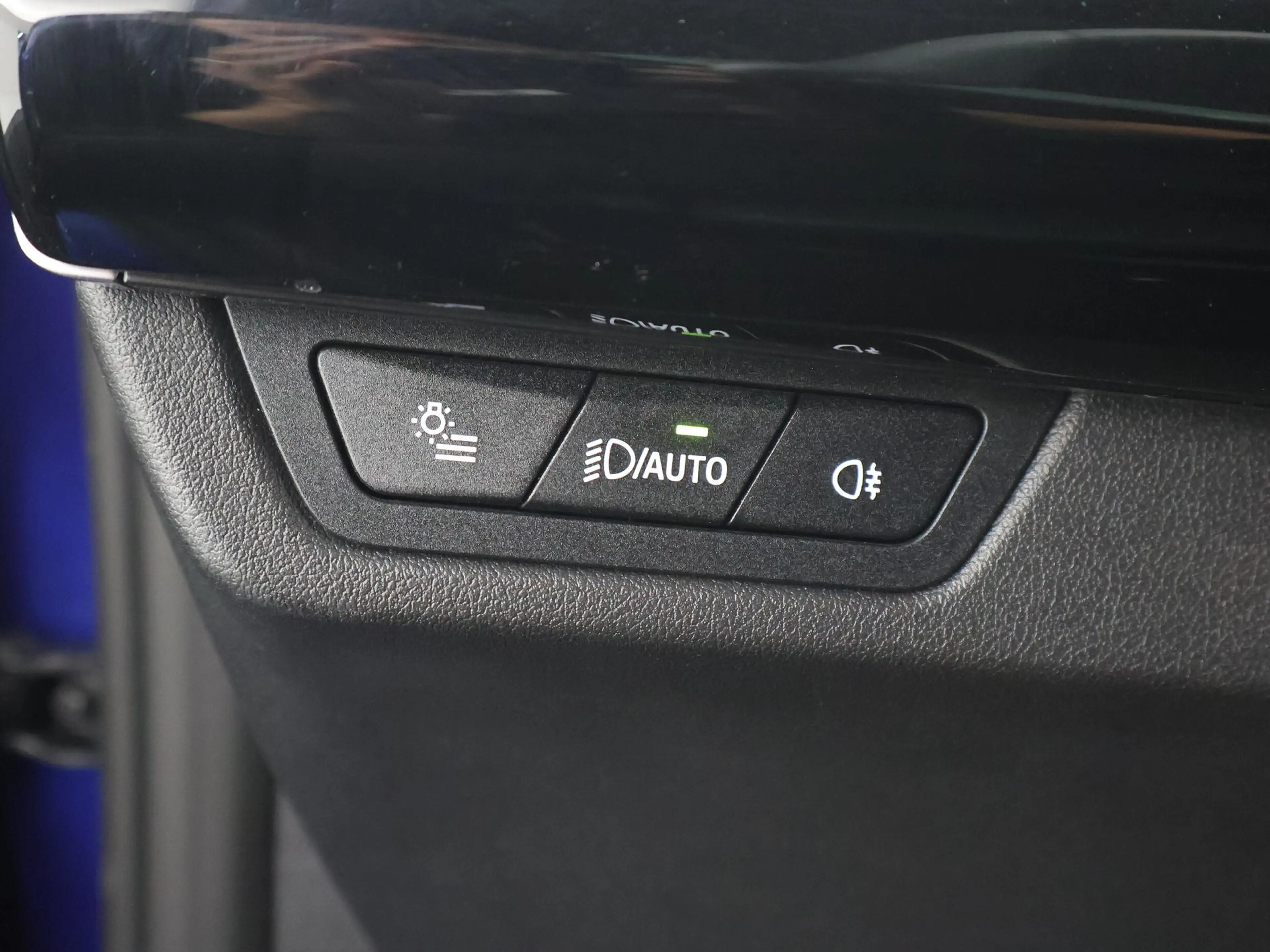 BMW iX2 eDrive20 67 kWh M Sport Edition PANODAK|MEMORYSTOE — photo 30