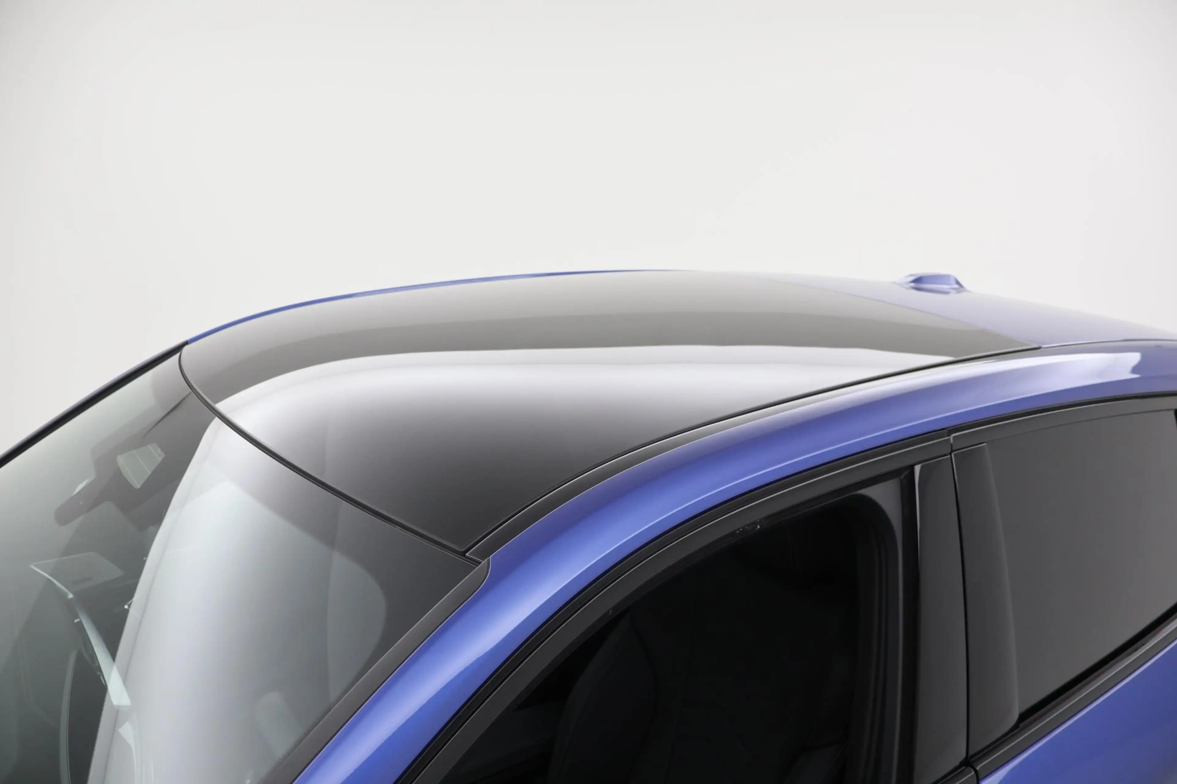 BMW iX2 eDrive20 67 kWh M Sport Edition PANODAK|MEMORYSTOE — photo 16