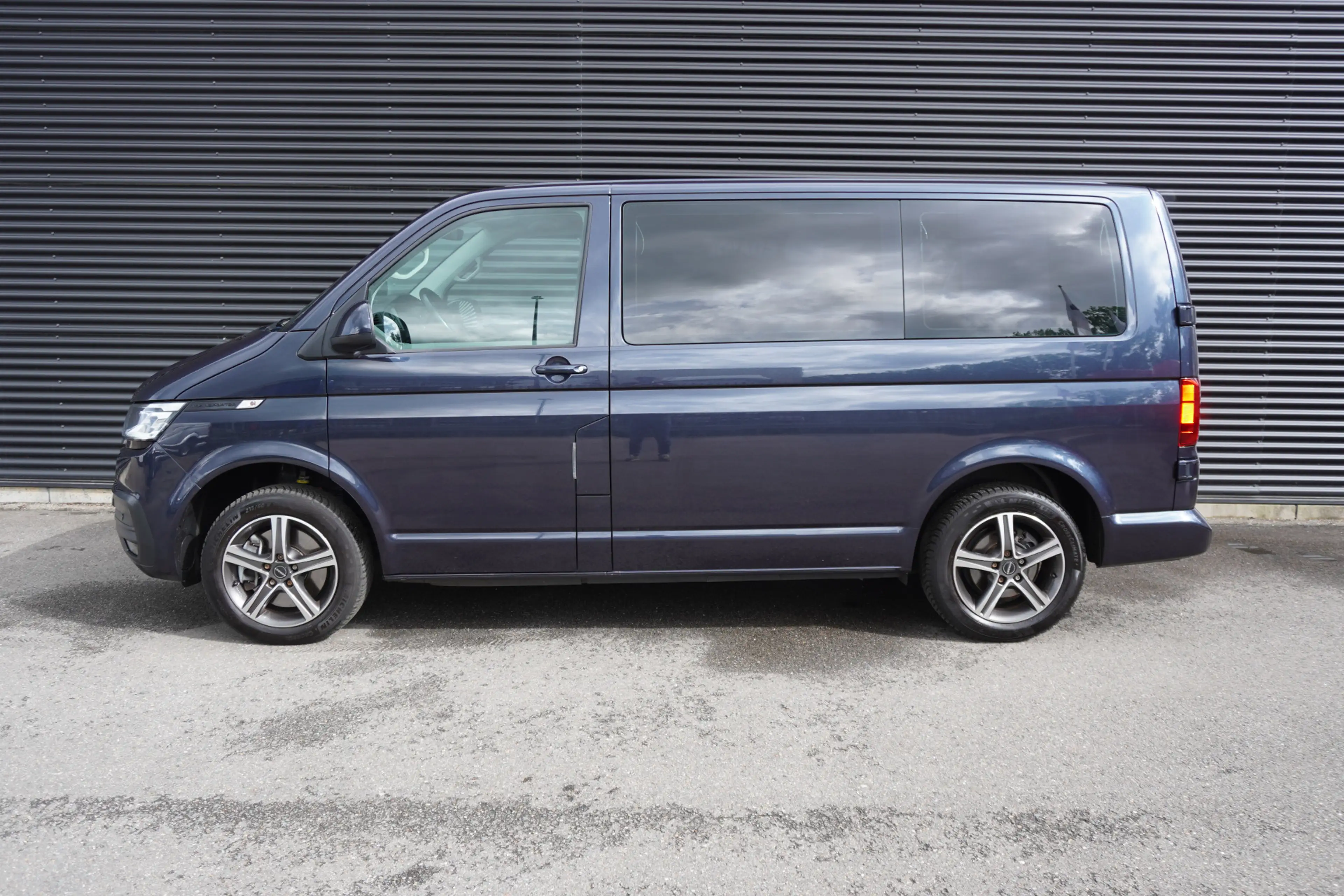 Volkswagen T6.1 Transporter 199pk Automat L1H1 LED Navigatie Camera parkeersen — photo 7