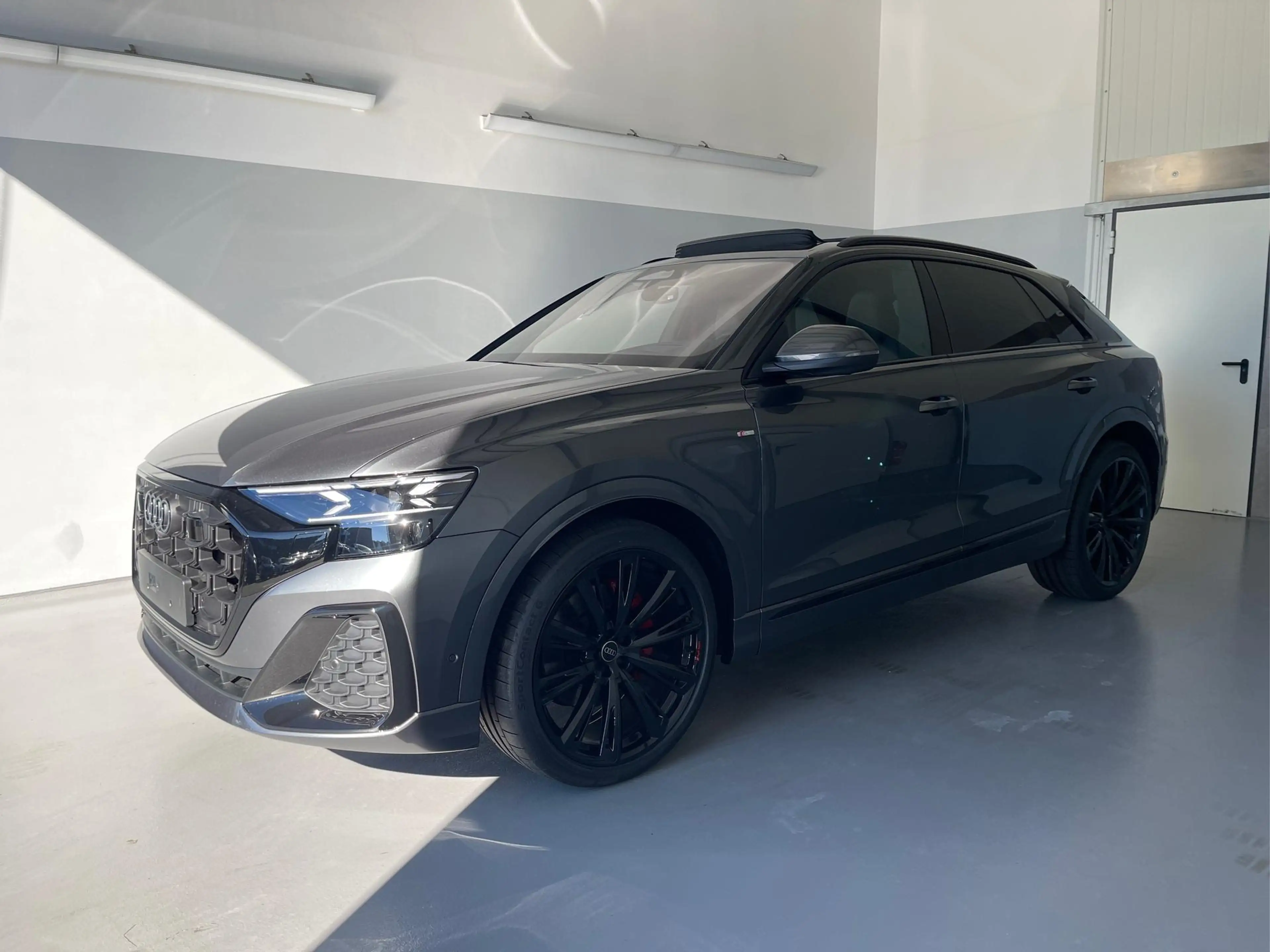 Audi Q8 50 TDI quattro S line+HUD+AHK+Raute+Alu23+OLED+...