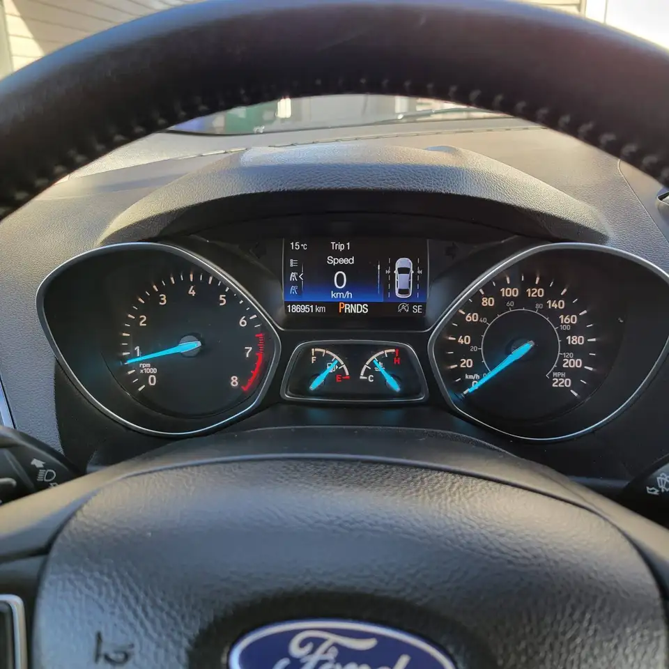 Ford Escape снимка Ford Escape