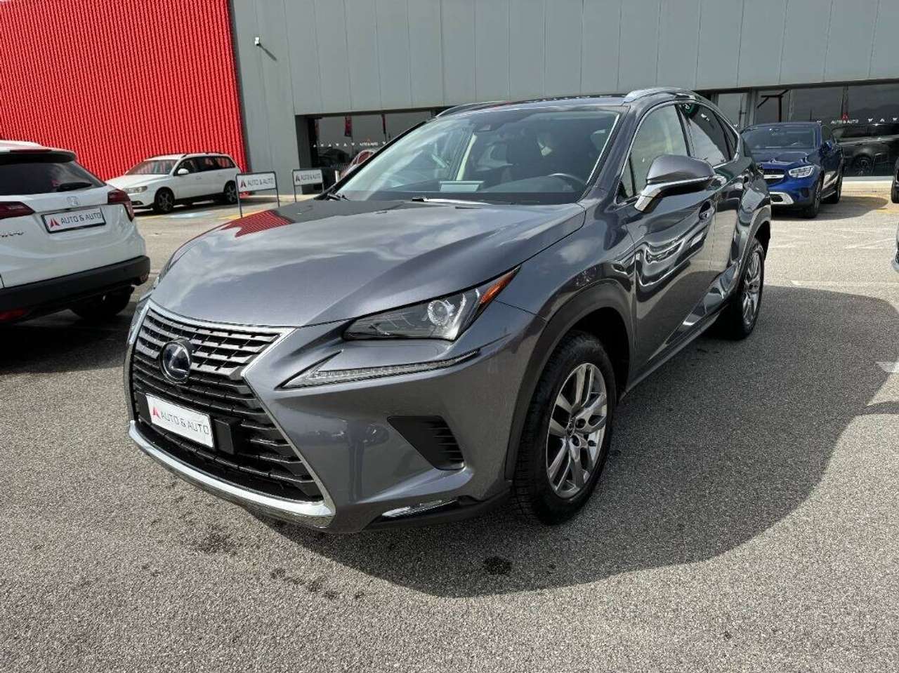 Lexus NX 300 h 2.5 Business 2wd cvt
