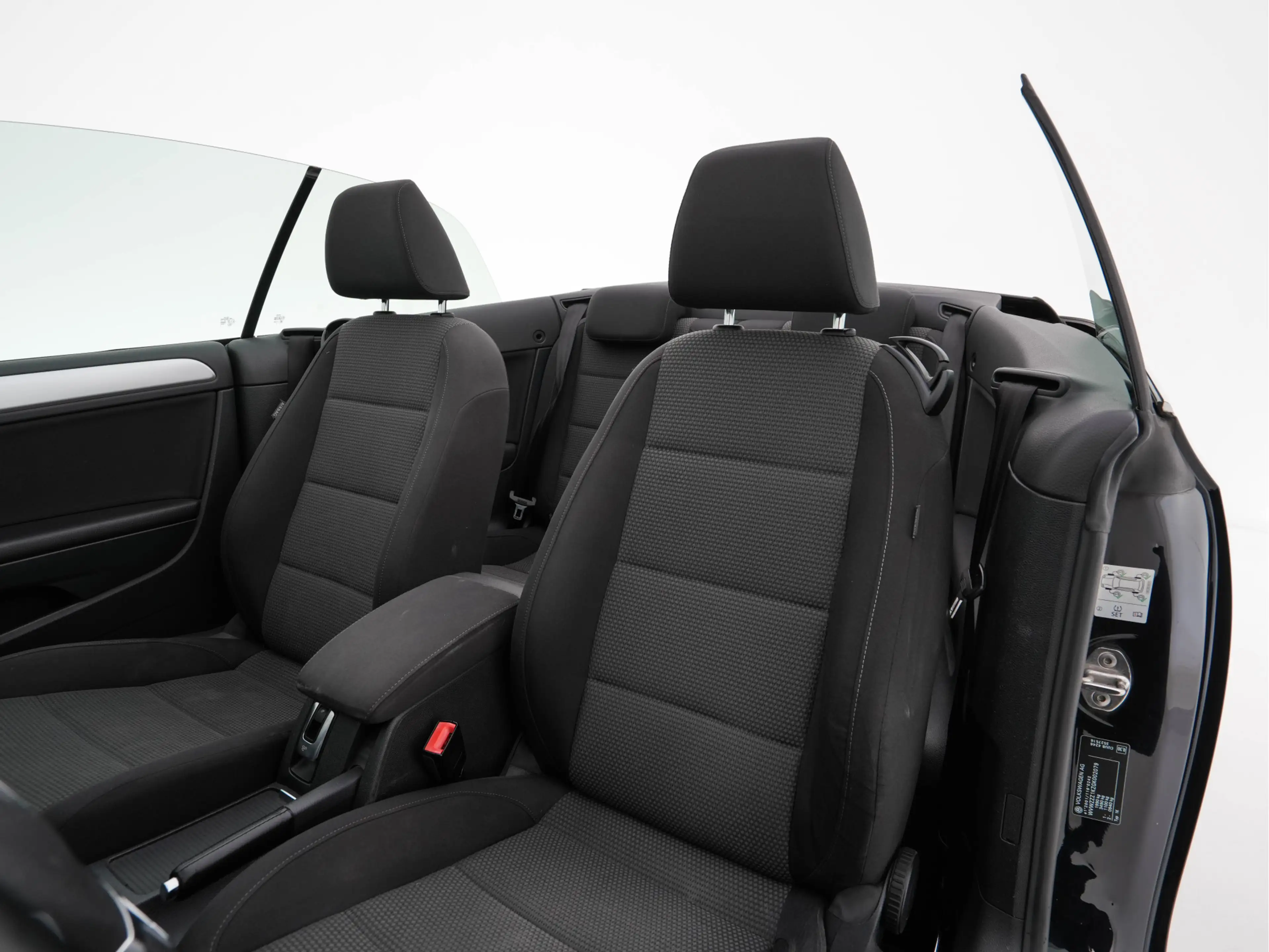 Volkswagen Golf Cabriolet 2.0 TDI Bluemotion Aut. *NAVI-FULLMAP | HEATED-COM — photo 10