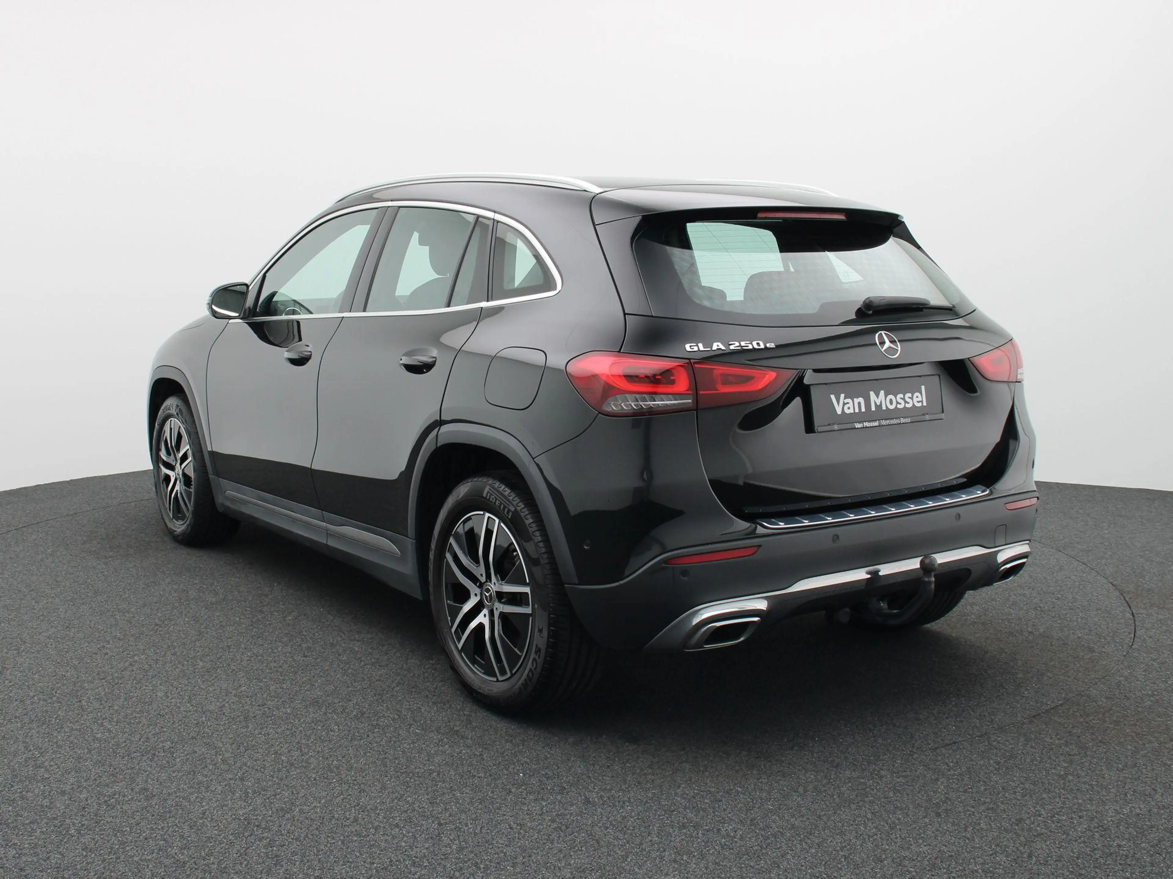 Mercedes-Benz GLA 250 e Luxury Line + LEDER + CARPLAY + 1Y USED GARANTIE — photo 2