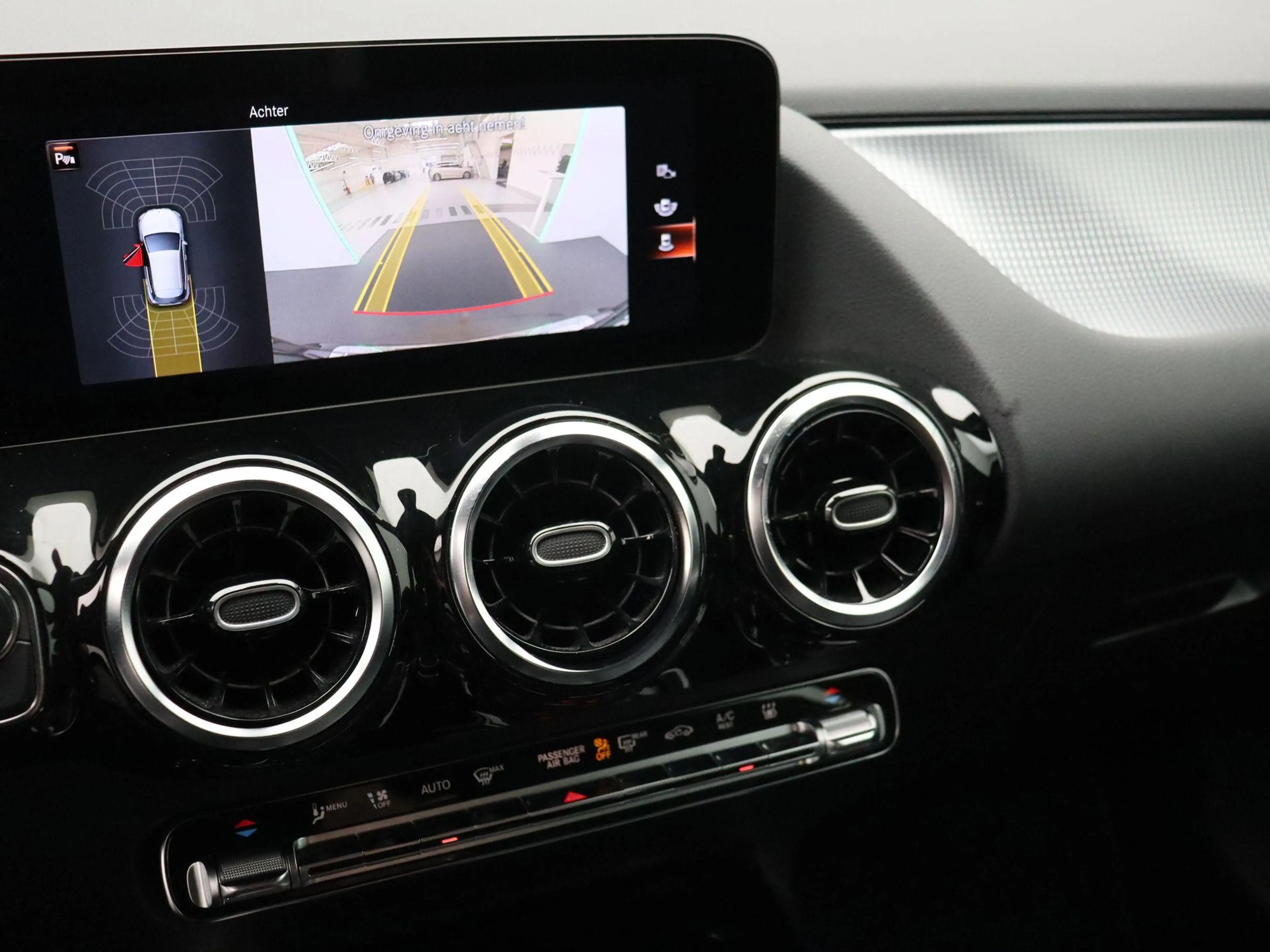 Mercedes-Benz GLA 250 e Luxury Line + LEDER + CARPLAY + 1Y USED GARANTIE — photo 12