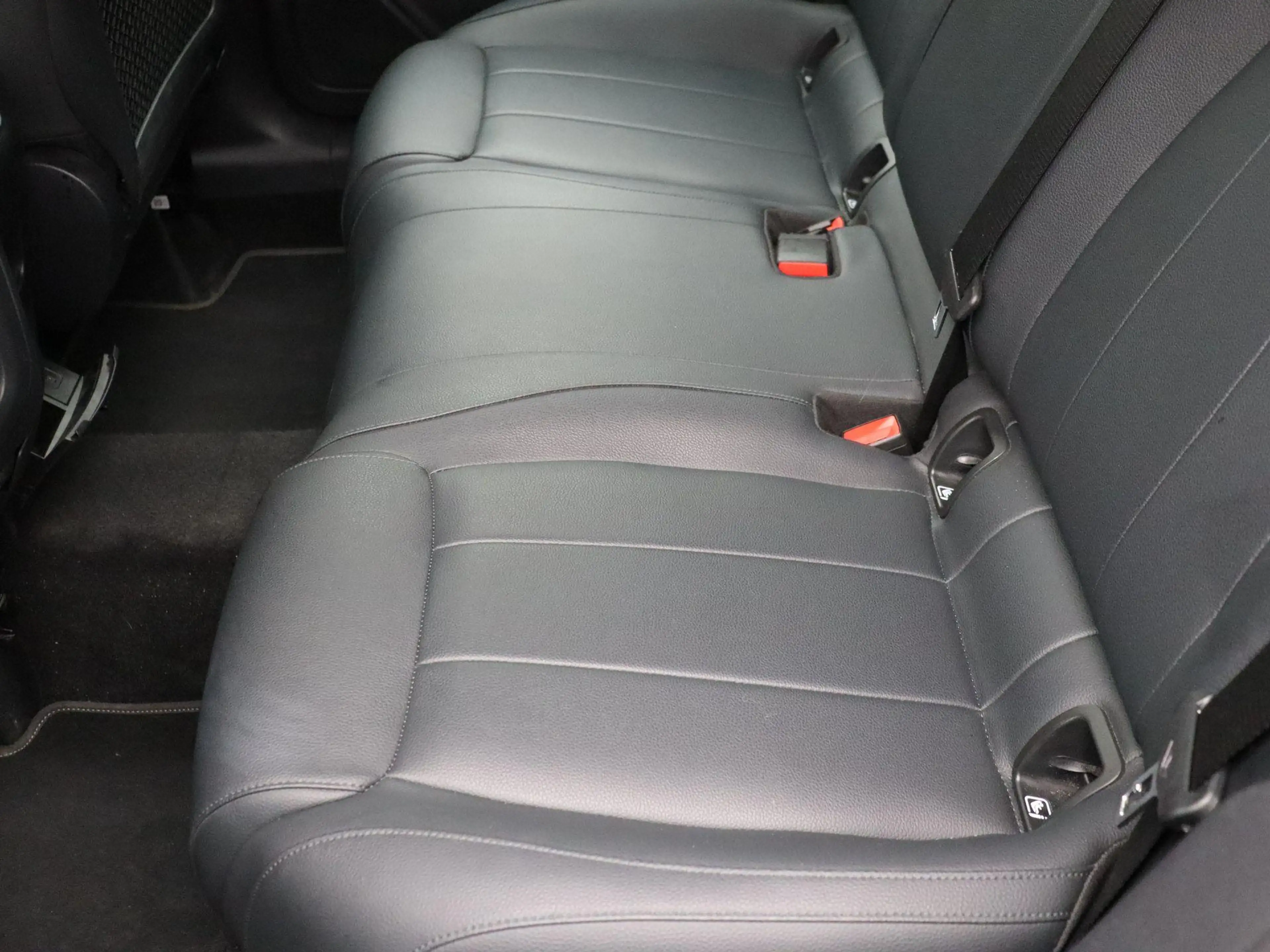 Mercedes-Benz GLA 250 e Luxury Line + LEDER + CARPLAY + 1Y USED GARANTIE — photo 15