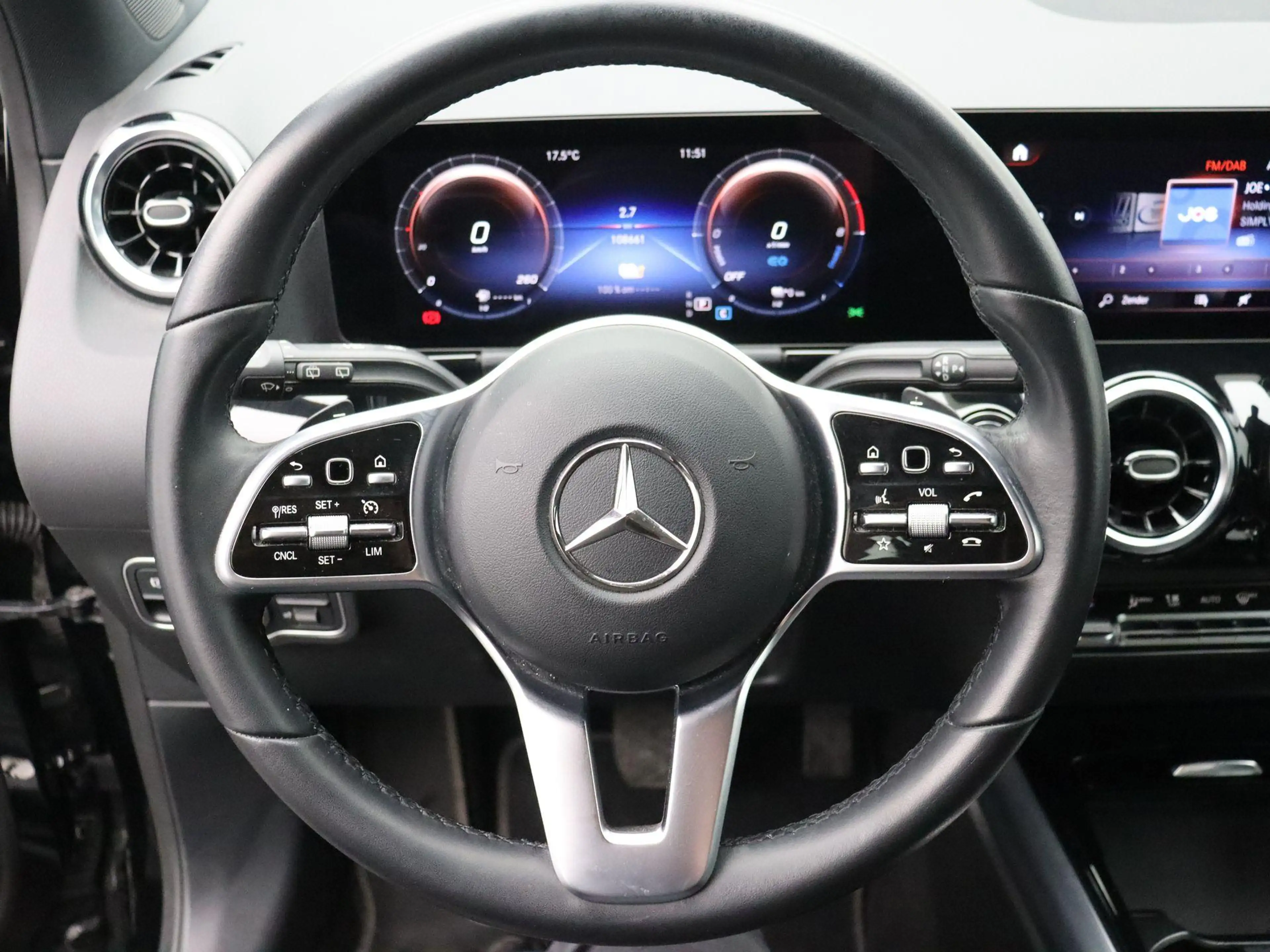Mercedes-Benz GLA 250 e Luxury Line + LEDER + CARPLAY + 1Y USED GARANTIE — photo 10