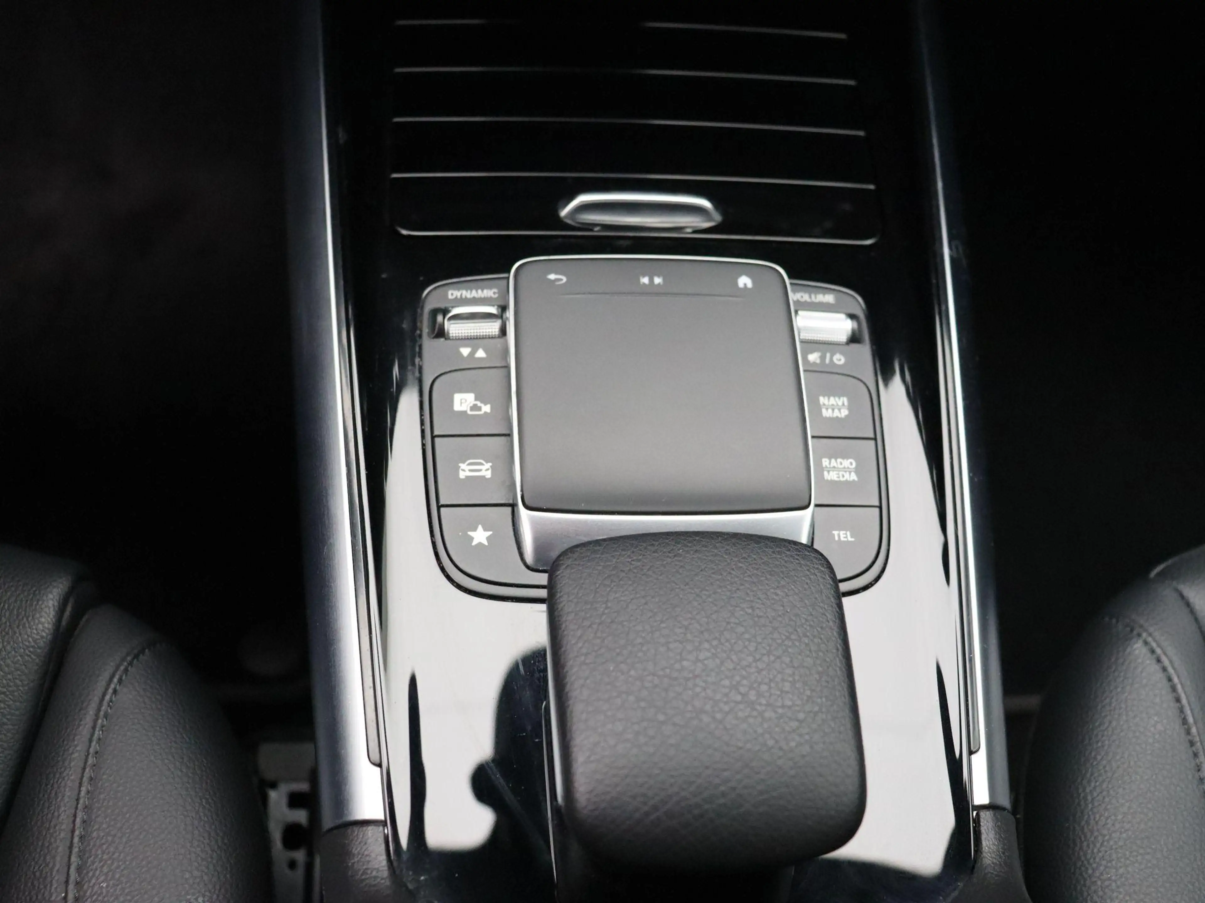 Mercedes-Benz GLA 250 e Luxury Line + LEDER + CARPLAY + 1Y USED GARANTIE — photo 13