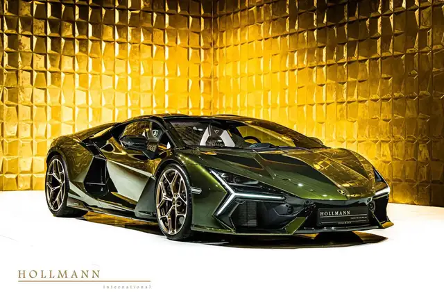 Lamborghini Revuelto