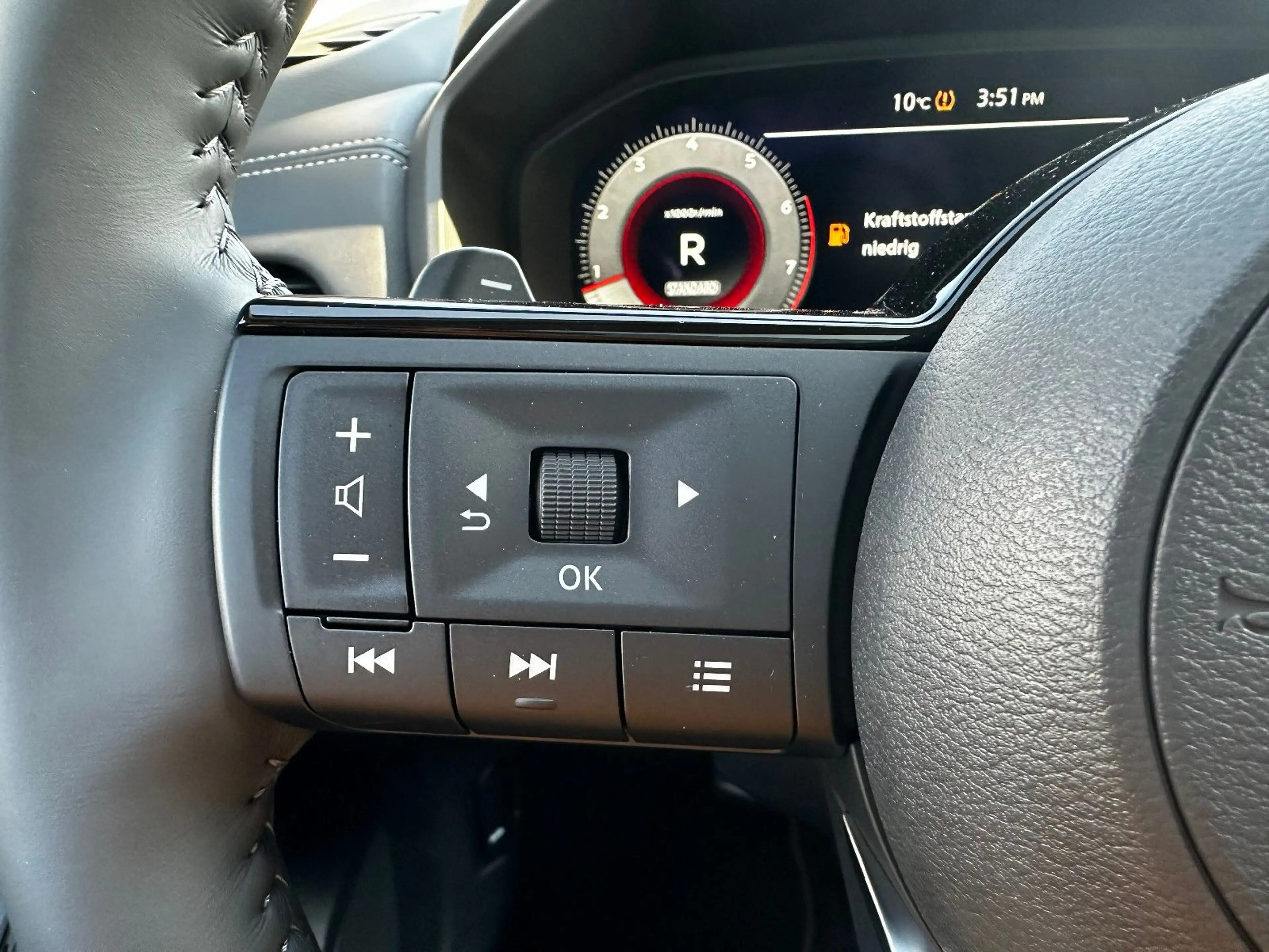 Nissan X-Trail Tekna 1,5 VC-T CVT 2WD AT BOSE ACC — photo 11