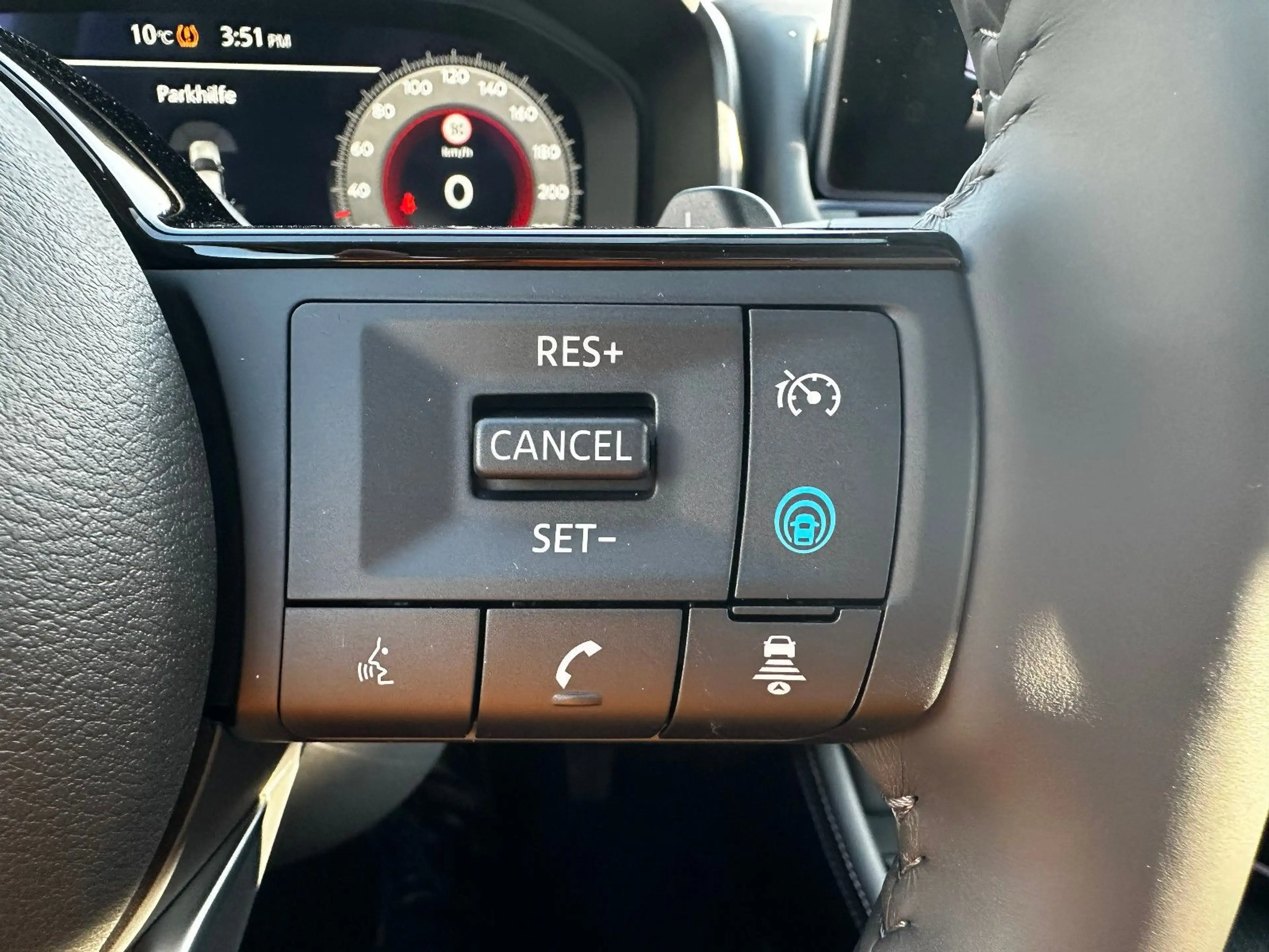 Nissan X-Trail Tekna 1,5 VC-T CVT 2WD AT BOSE ACC — photo 12