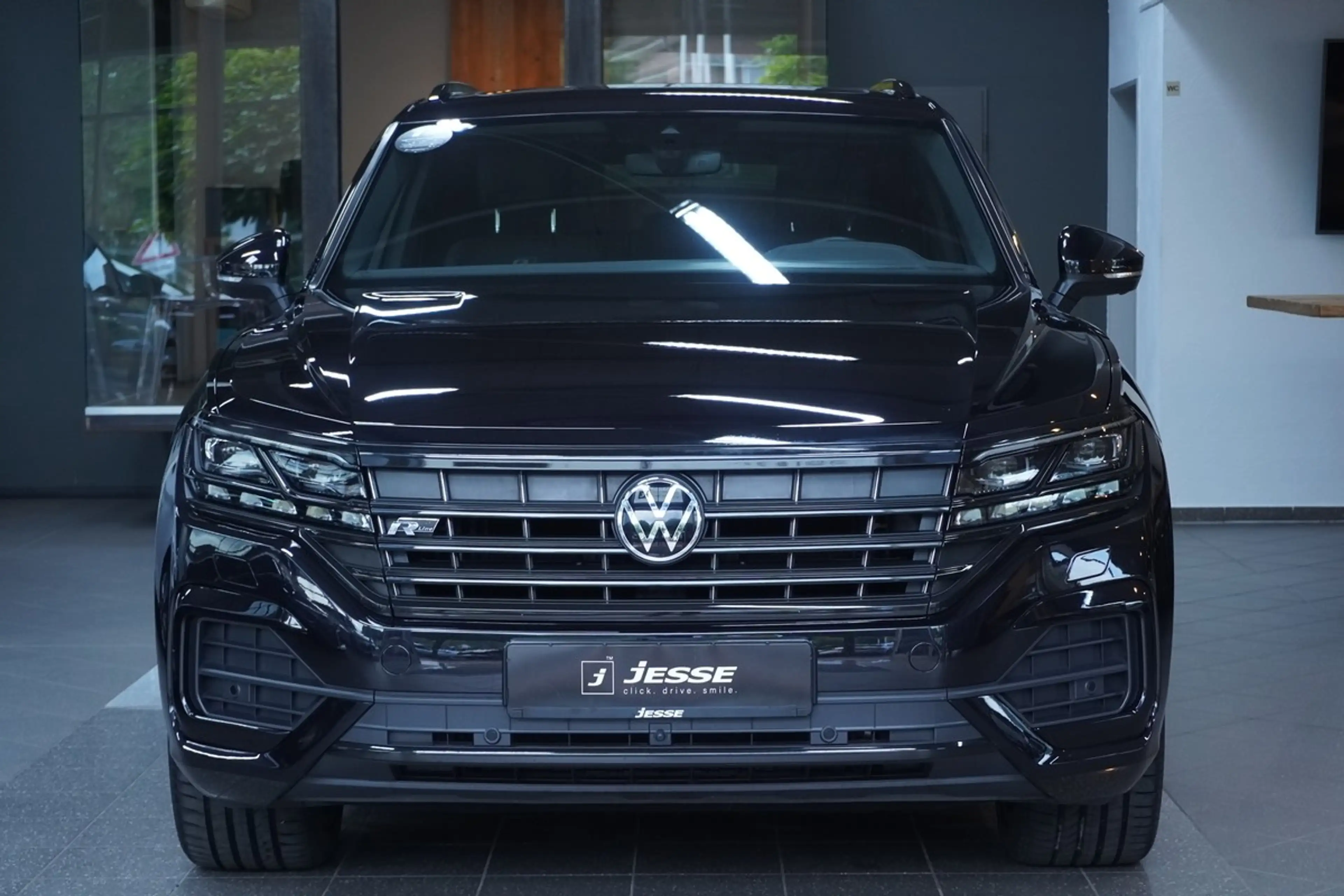 Volkswagen Touareg 3.0 TDI 4M R-Line Matrix Pano Luft Allradlenkung — photo 3
