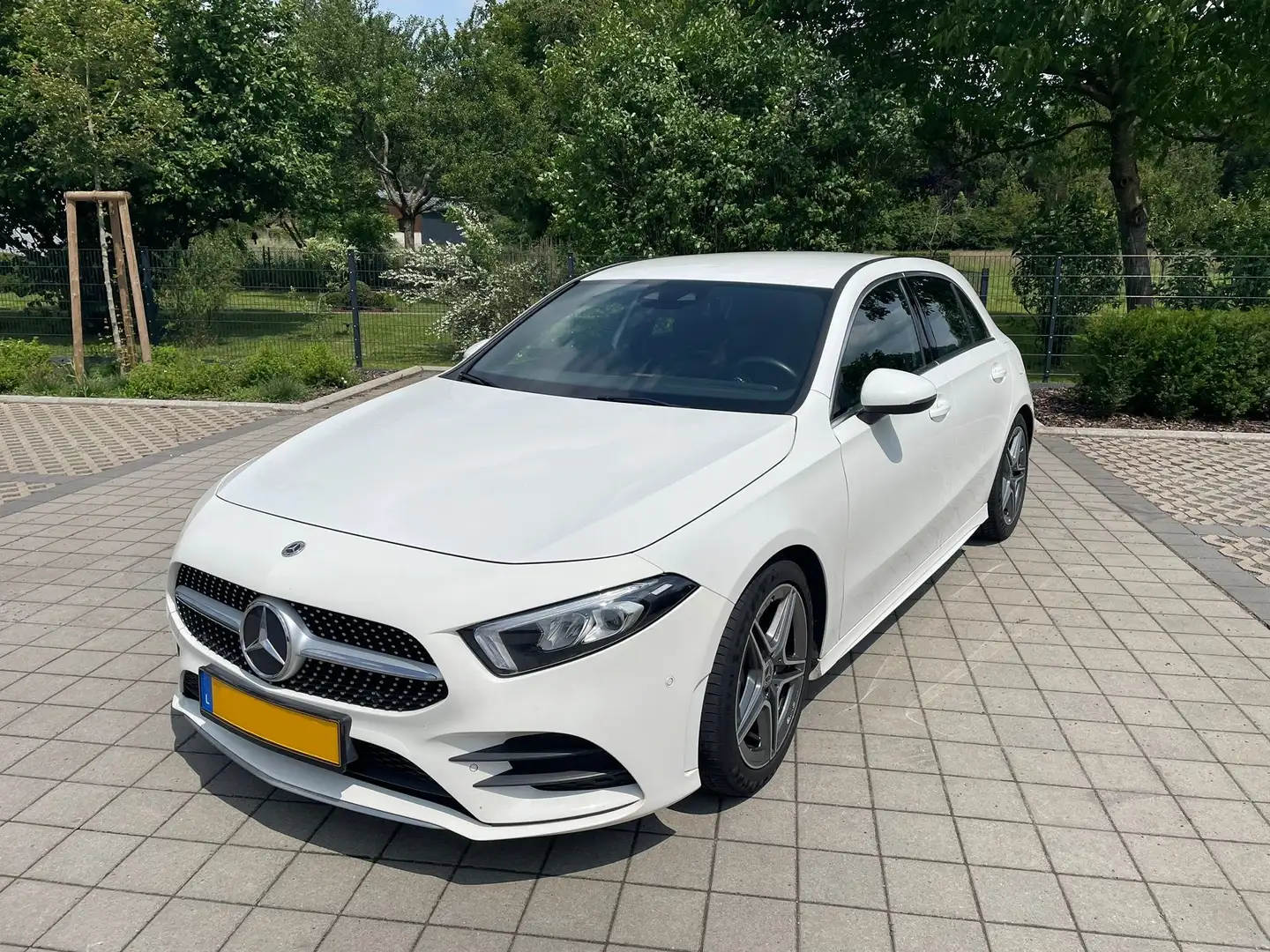 Mercedes-Benz A 200 7G-DCT AMG Line - 1