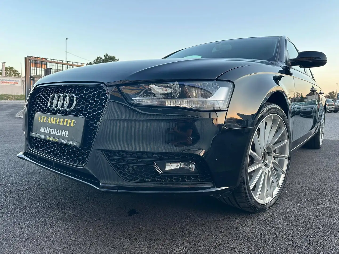 Audi A4 2.0TDI Aut. Avant *Sportsitze*Alcantara*Alu 19Zoll* Schwarz - 2
