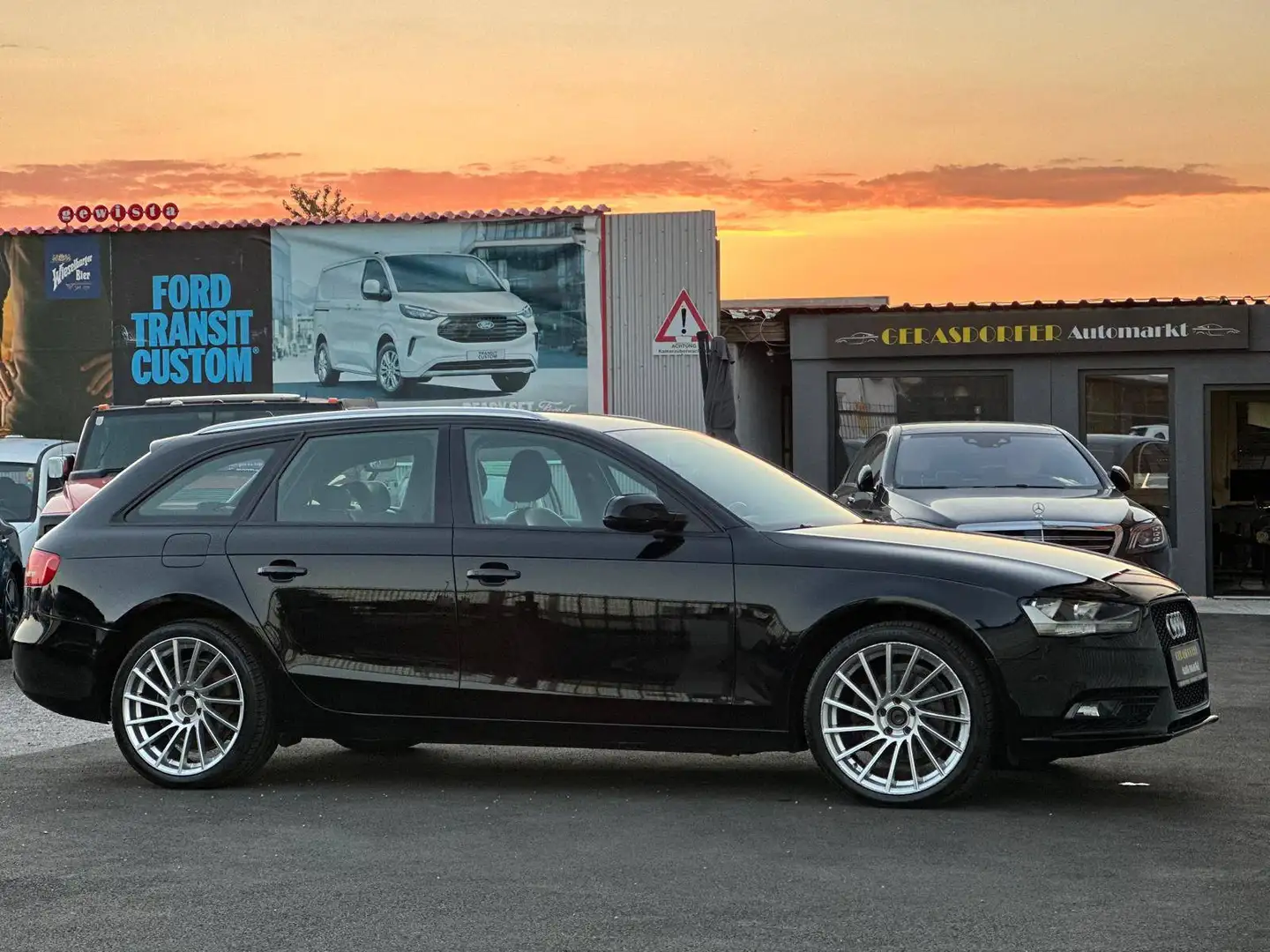 Audi A4 2.0TDI Aut. Avant *Sportsitze*Alcantara*Alu 19Zoll* Schwarz - 1