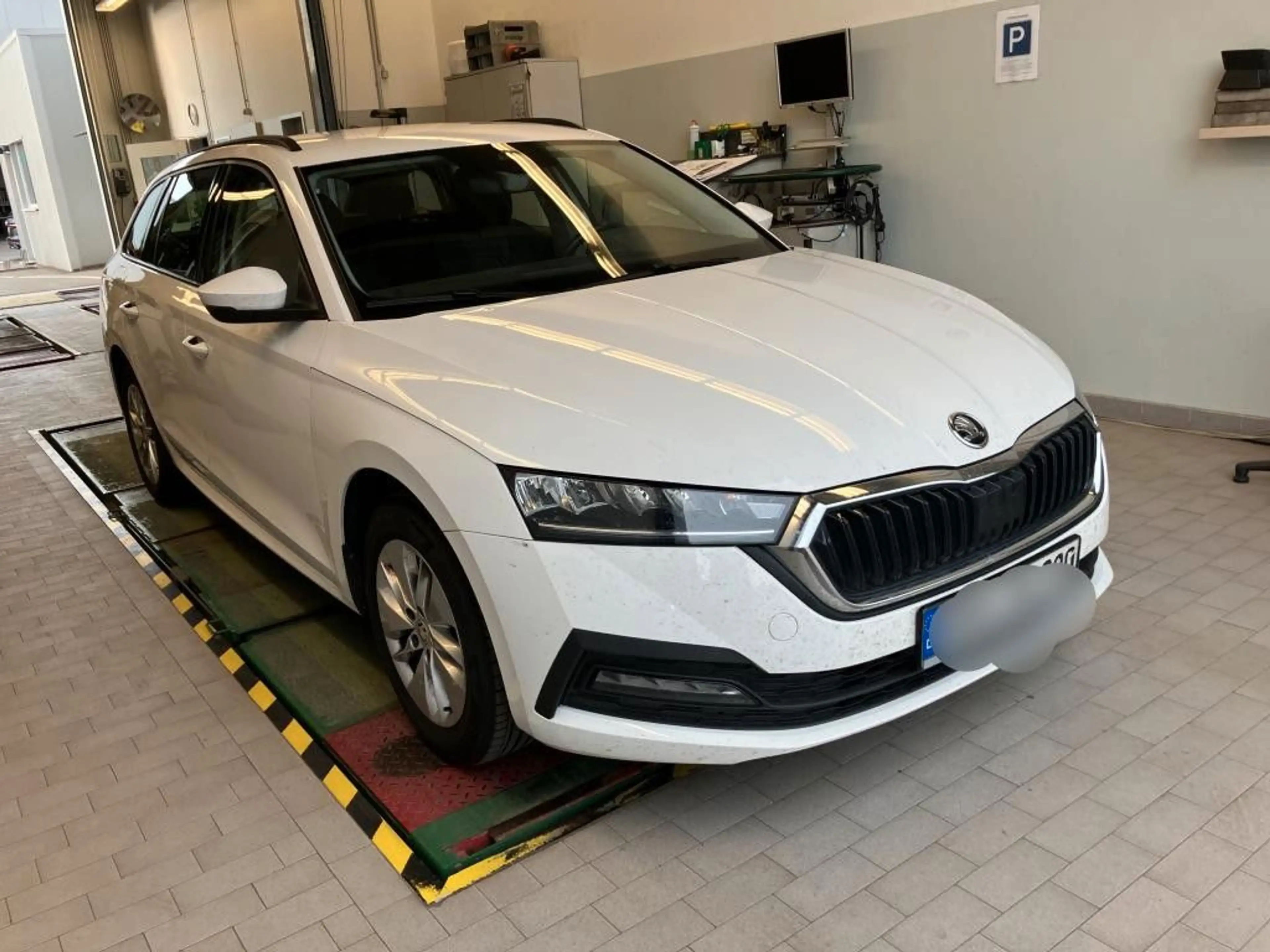 Skoda Octavia Combi Ambition 2.0TDI AHK LED PDC — photo 2