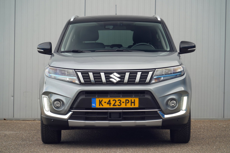 Suzuki Vitara 1.4 Boosterjet Style Smart Hybrid / Navi / Camera — photo 24