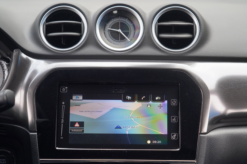 Suzuki Vitara 1.4 Boosterjet Style Smart Hybrid / Navi / Camera — photo 14
