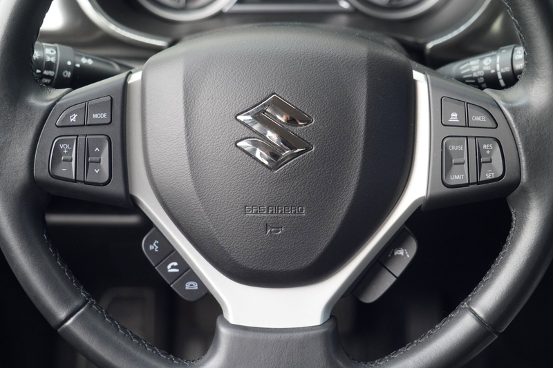 Suzuki Vitara 1.4 Boosterjet Style Smart Hybrid / Navi / Camera — photo 18