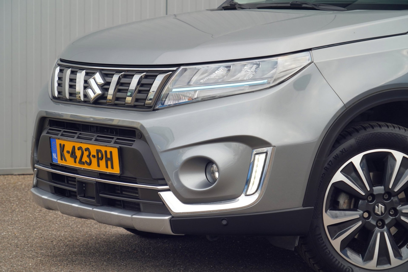 Suzuki Vitara 1.4 Boosterjet Style Smart Hybrid / Navi / Camera — photo 26