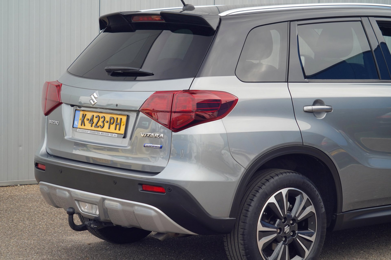 Suzuki Vitara 1.4 Boosterjet Style Smart Hybrid / Navi / Camera — photo 28