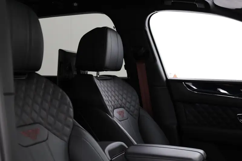Bentley Bentayga view 15