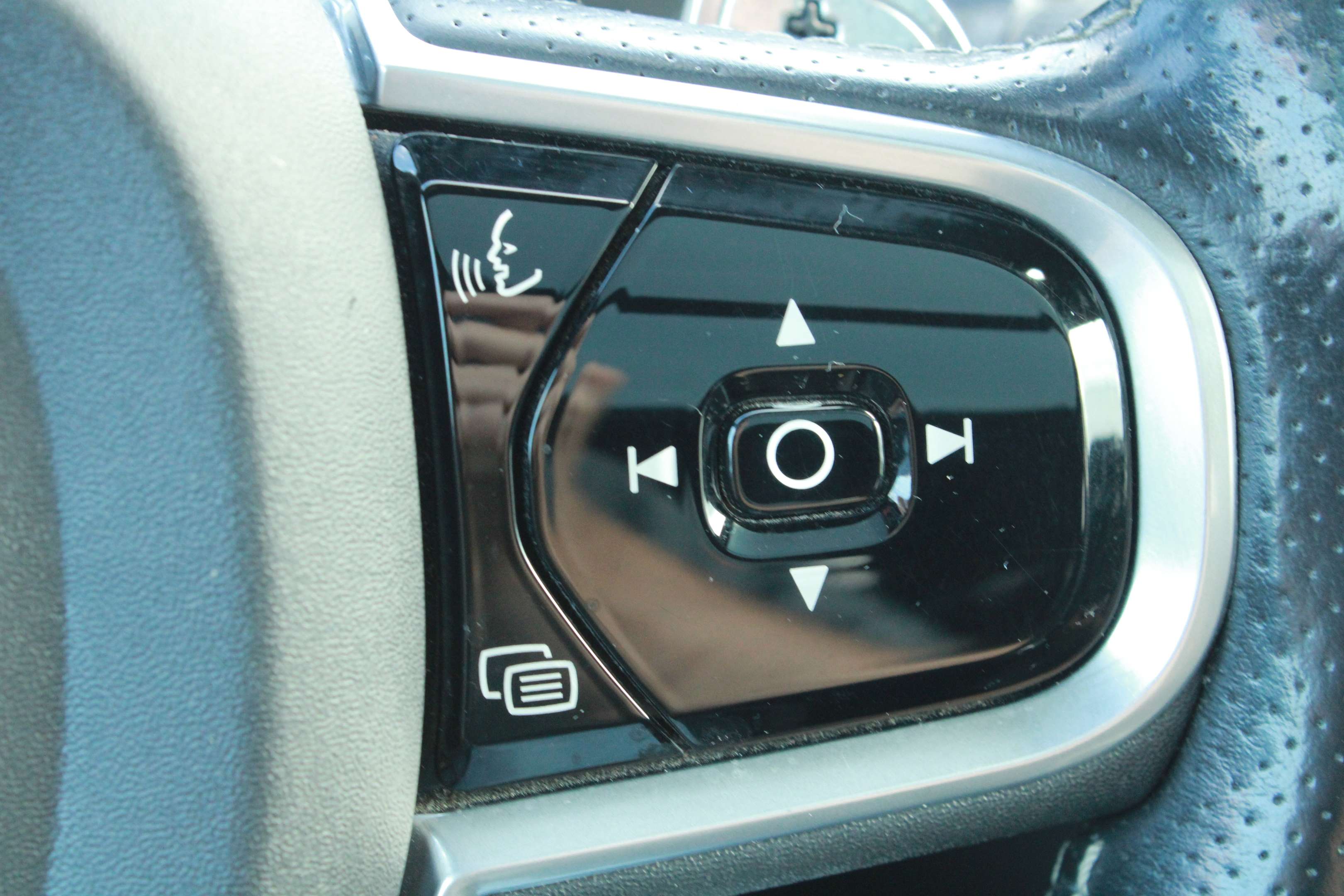 2018 Volvo XC90 T6 AWD R-Design, NAVIGATION, CUIR, MAGS, A/C thumb 24