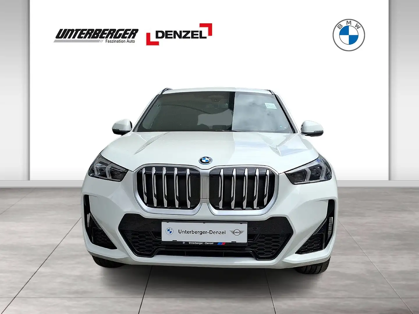 BMW X1 xDrive30e M Sportpaket bijela - 2
