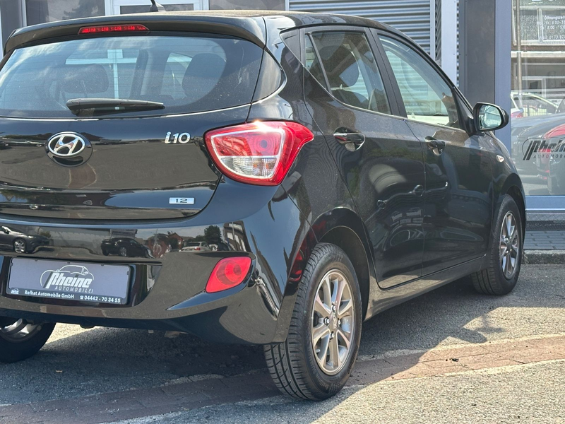 Hyundai i10 YES!*SHZ*TEMPOMAT*MFKL*MEDIA* — photo 10
