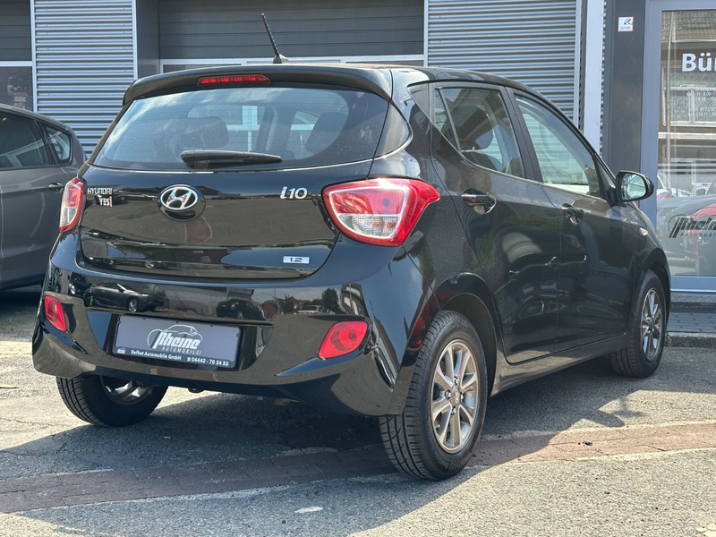 Hyundai i10 YES!*SHZ*TEMPOMAT*MFKL*MEDIA* — photo 9