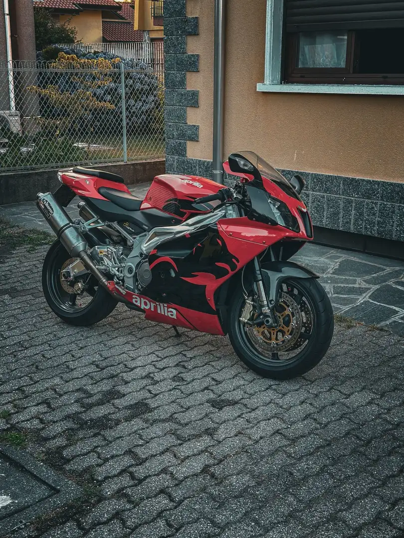 Aprilia RSV 1000 R Red - 2