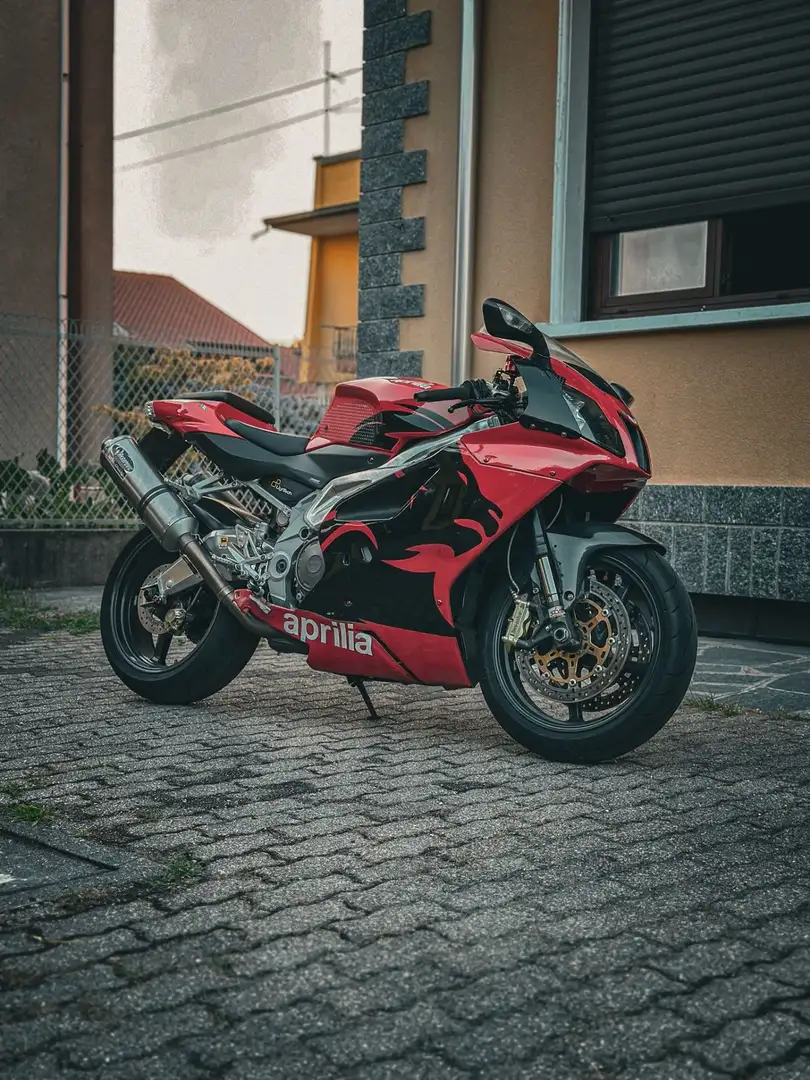 Aprilia RSV 1000 R Red - 1