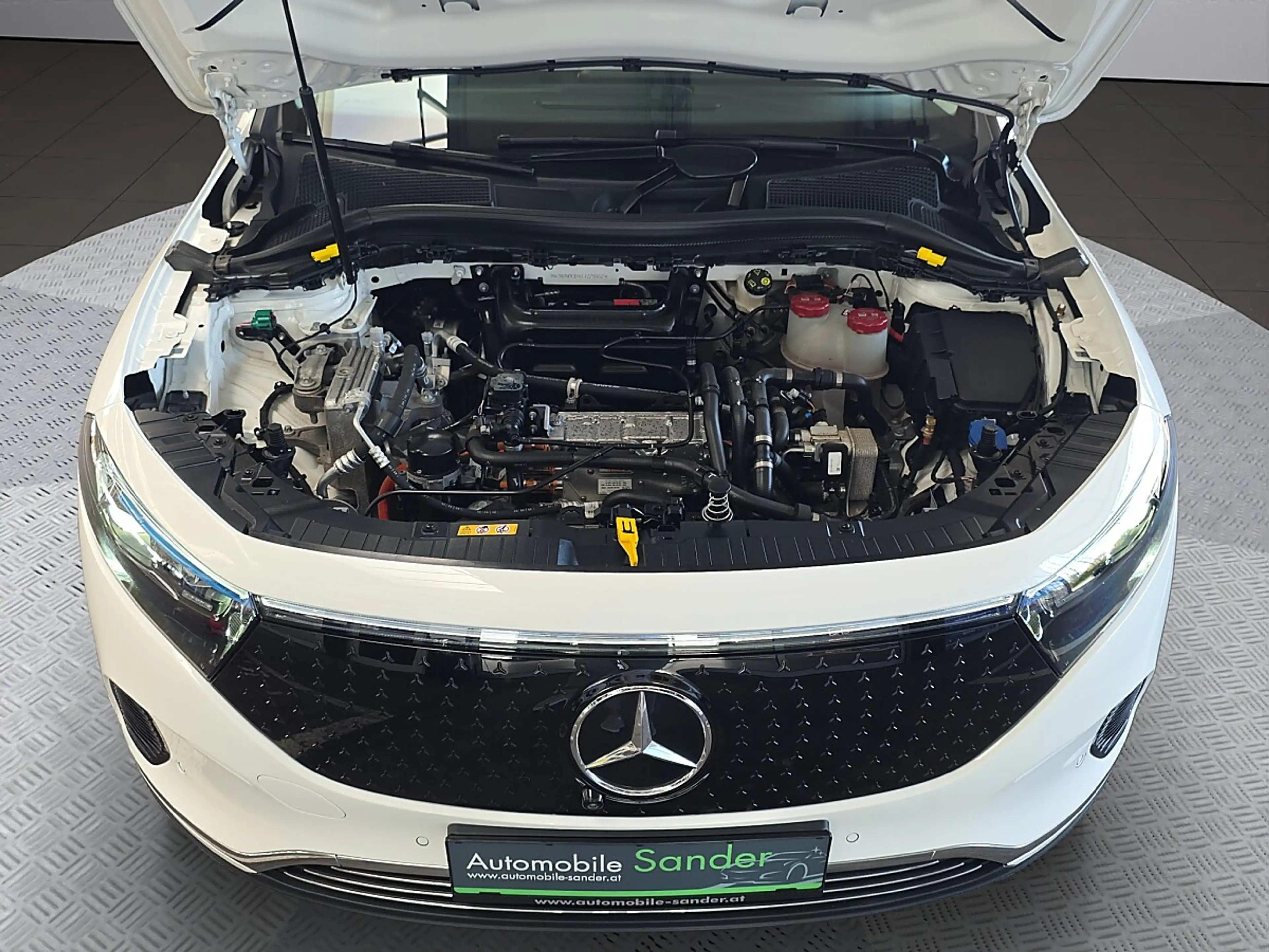 Mercedes-Benz EQA 250+ Advanced Plus *1.BESITZ/KEYLESS GO/LENKRAD... — photo 6