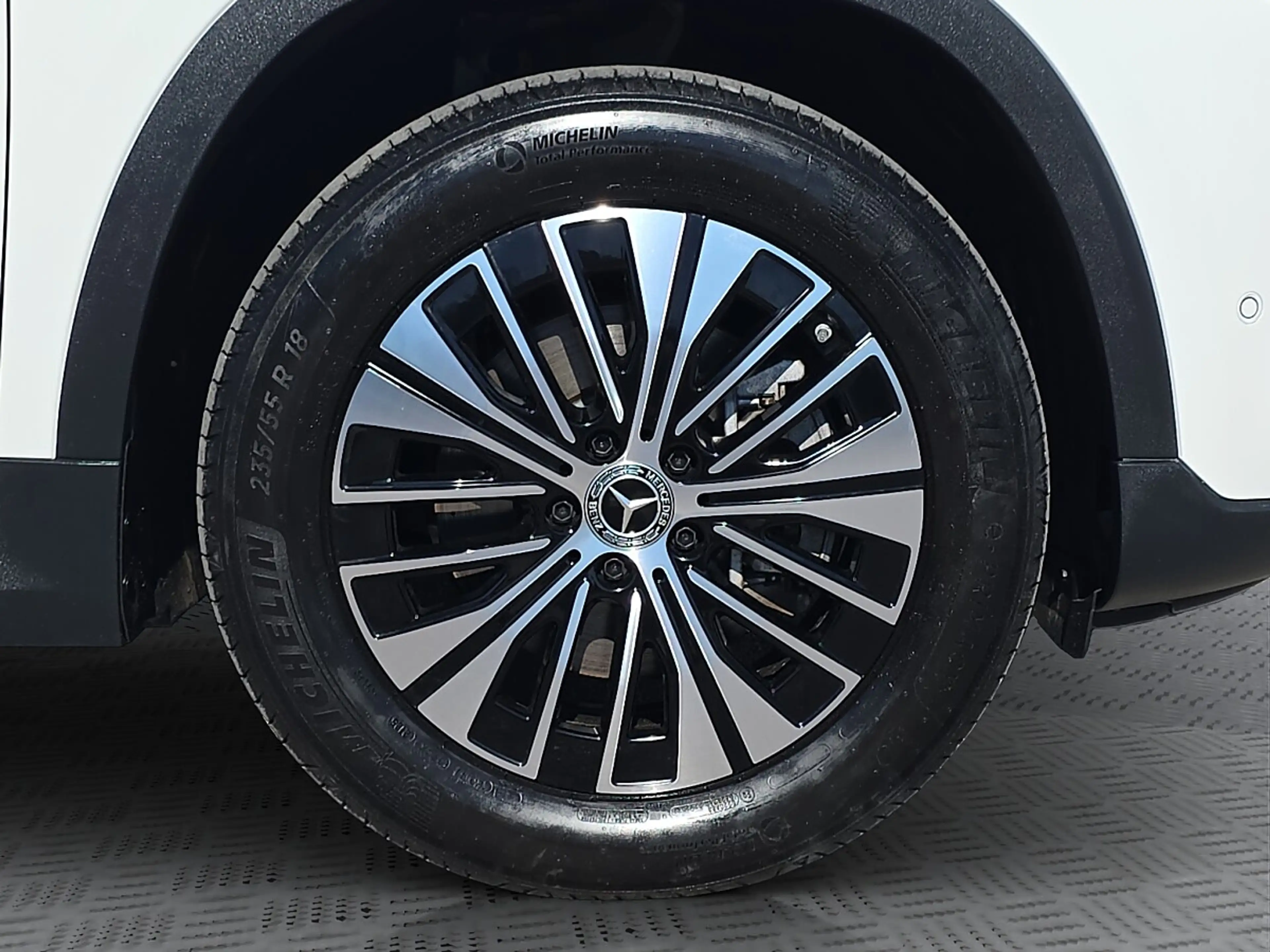 Mercedes-Benz EQA 250+ Advanced Plus *1.BESITZ/KEYLESS GO/LENKRAD... — photo 11