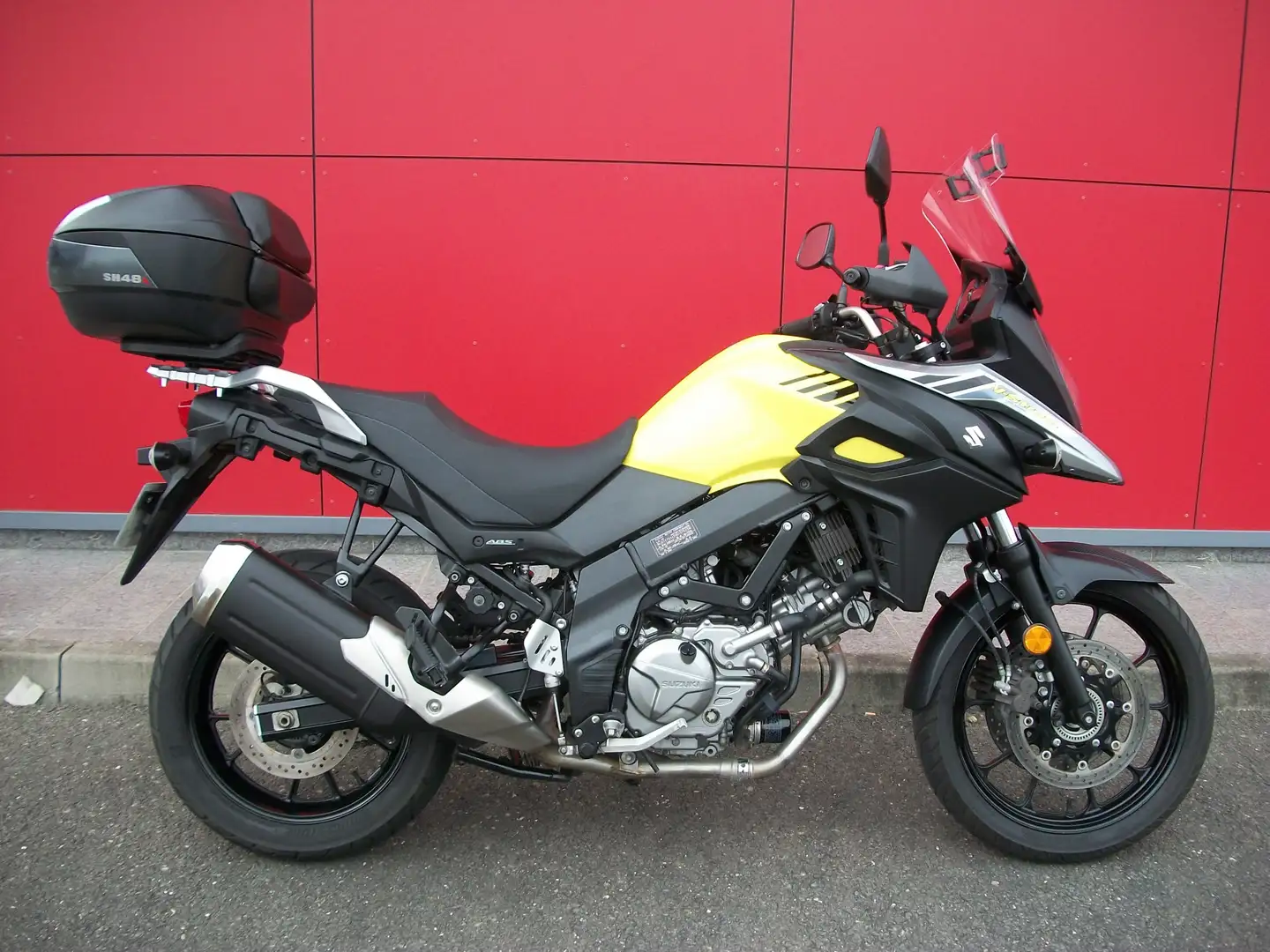 Suzuki V-Strom 650 Jaune - 1