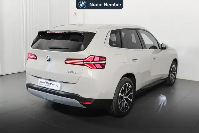 BMW X3 view 3