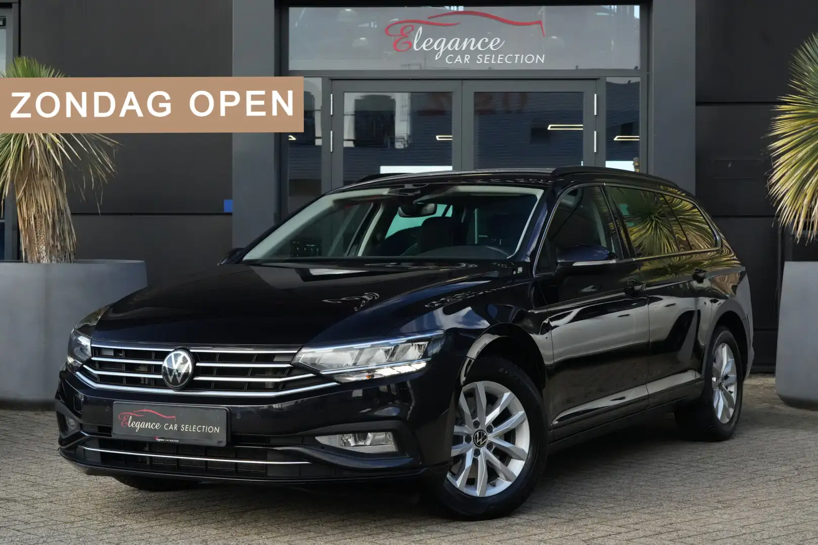 Volkswagen Passat Variant 1.5 eTSI Business Navigatie/Trekhaak/Parkeersensor Schwarz - 1