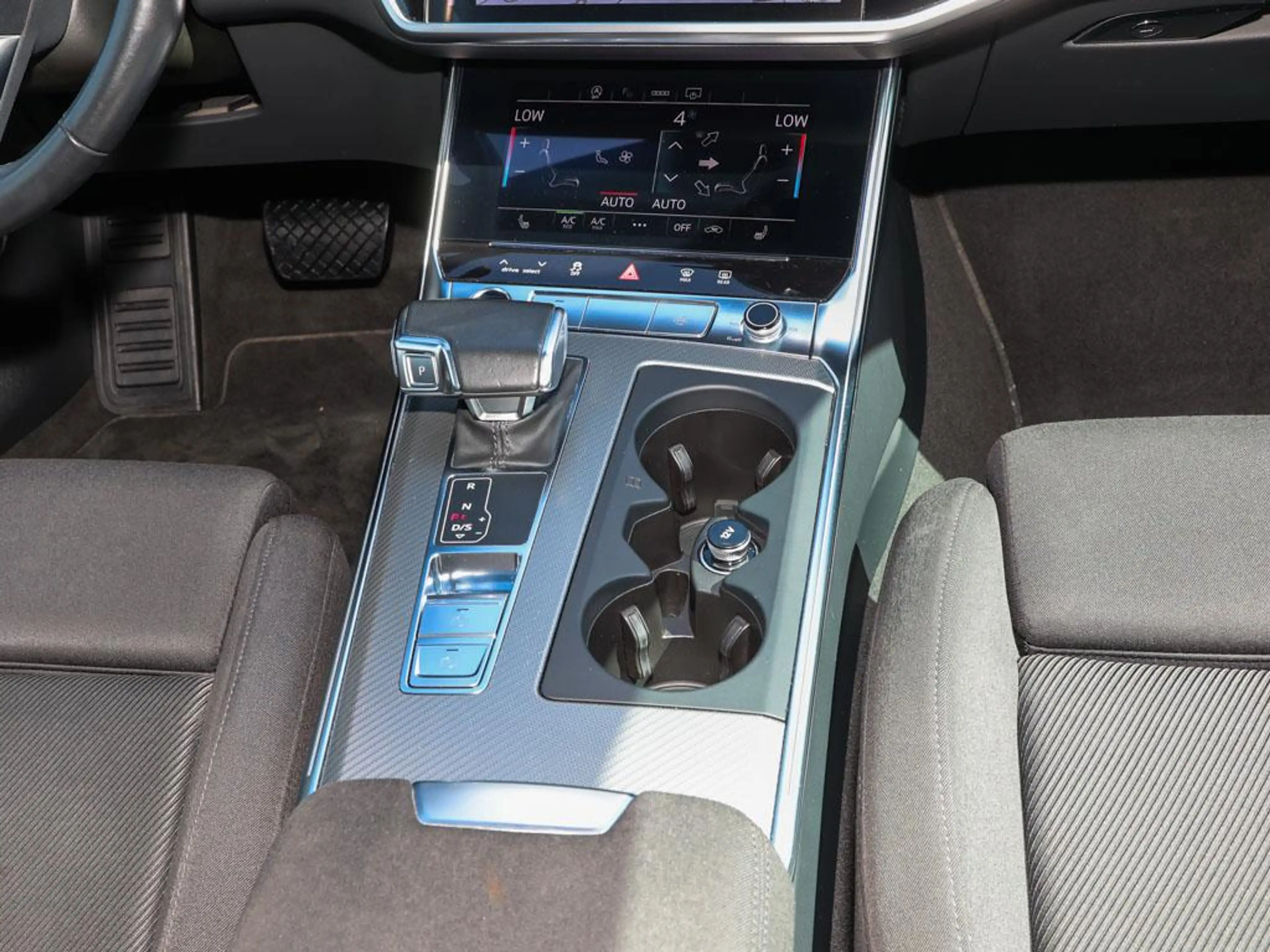 Audi A6 Sport 45 TFSI S-tronic LED+NAVI+PANO+VC+19` — photo 8