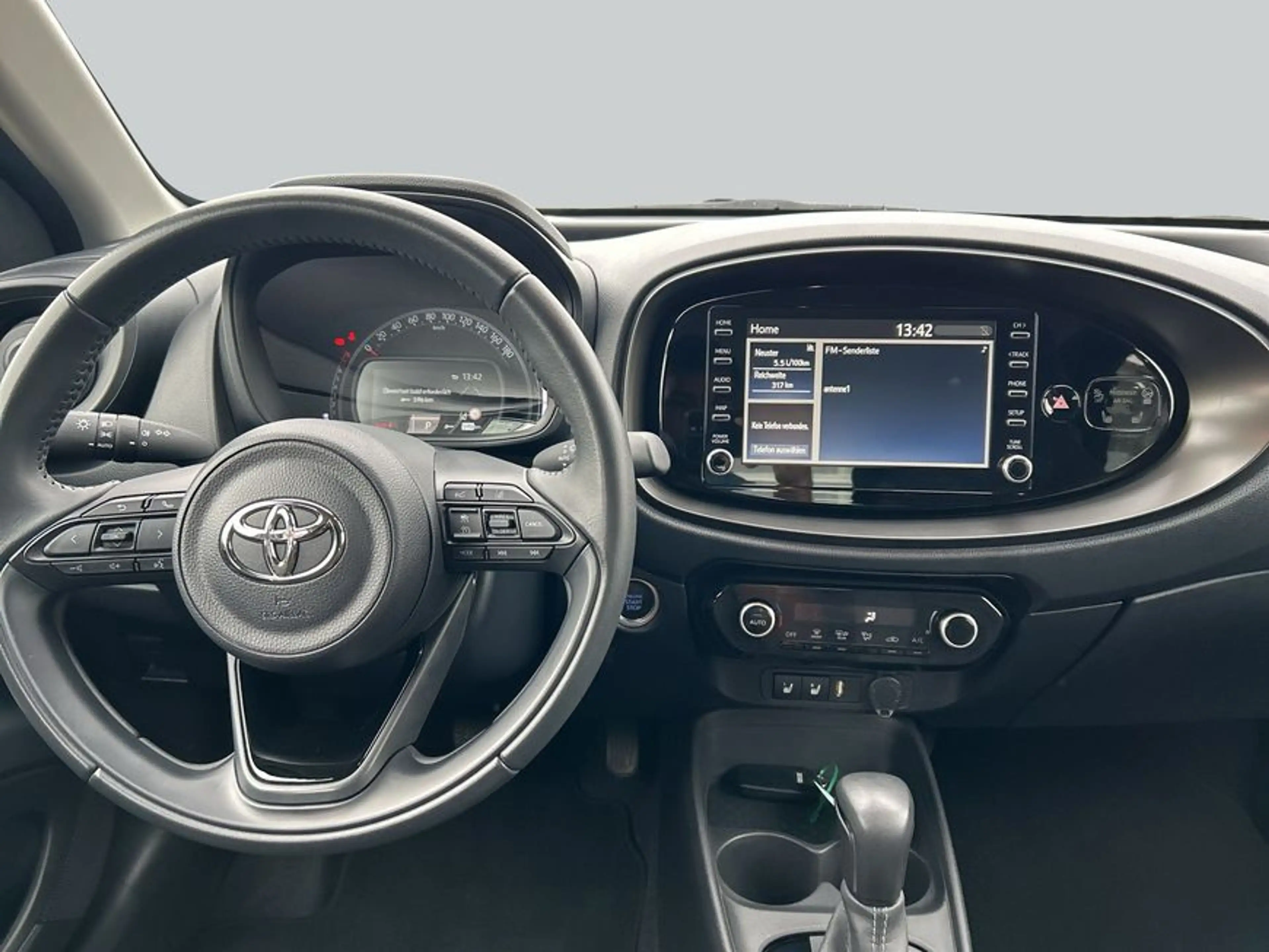 Toyota Aygo X X 1.0 S-CVT Play — photo 14