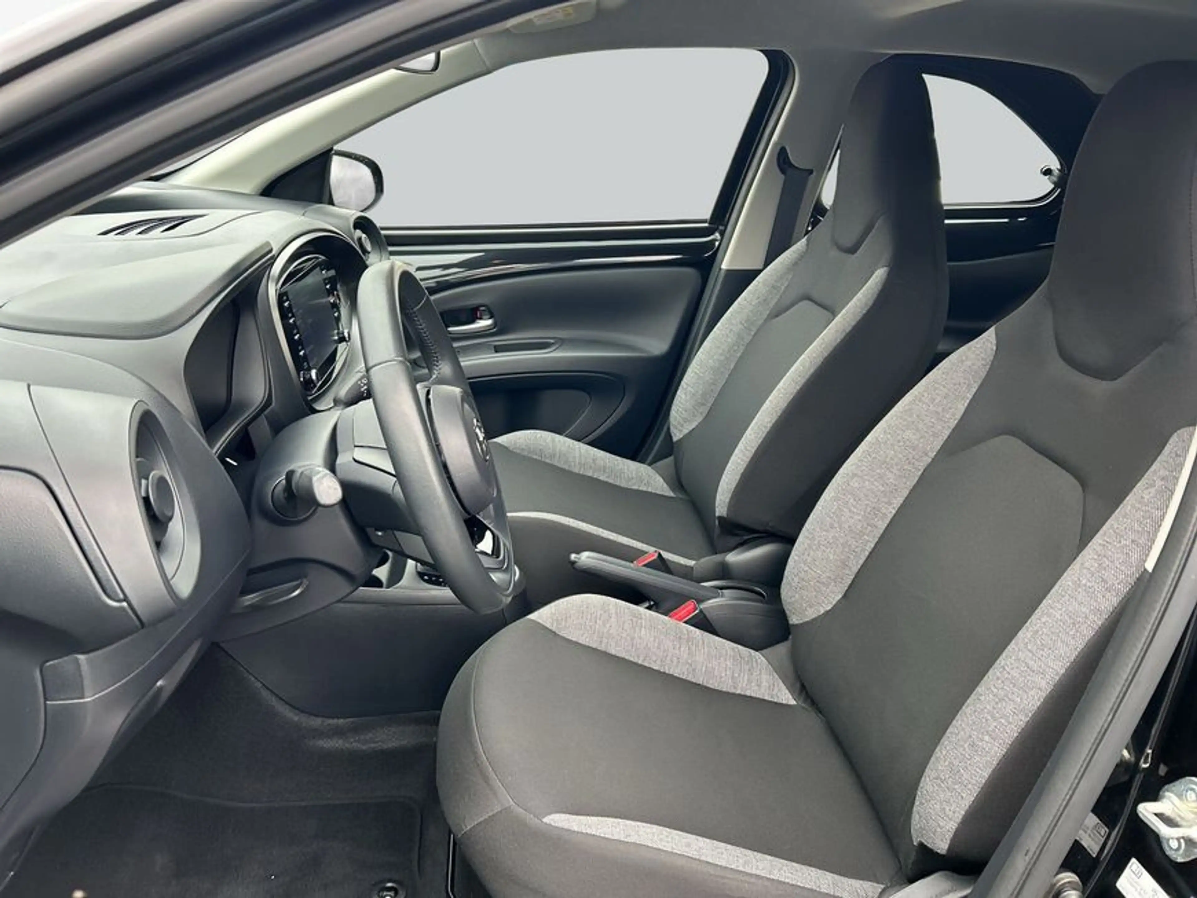 Toyota Aygo X X 1.0 S-CVT Play — photo 10