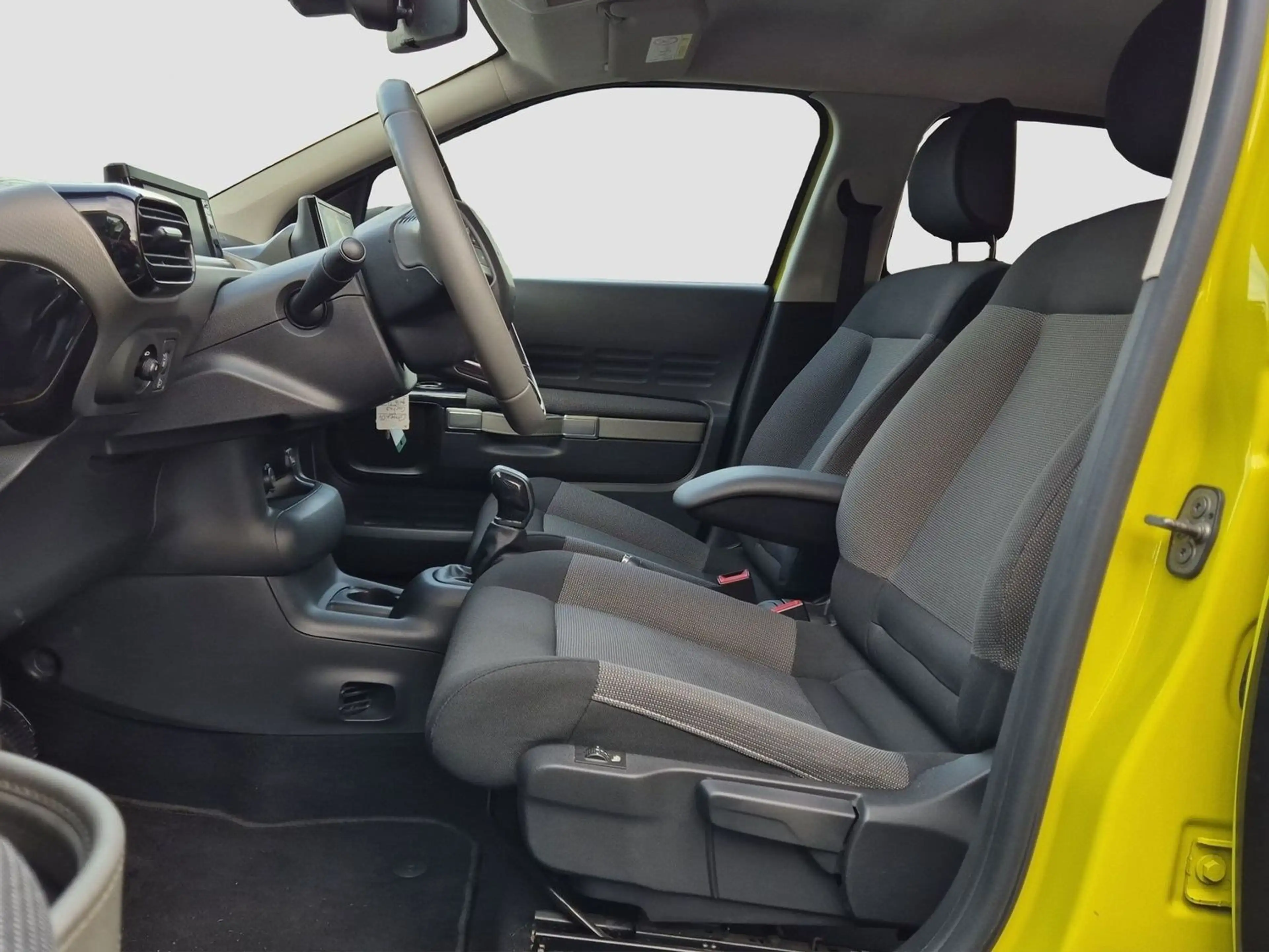 Citroen C4 Cactus Shine Navi Sitzheizung R-Cam PDC v+h — photo 15
