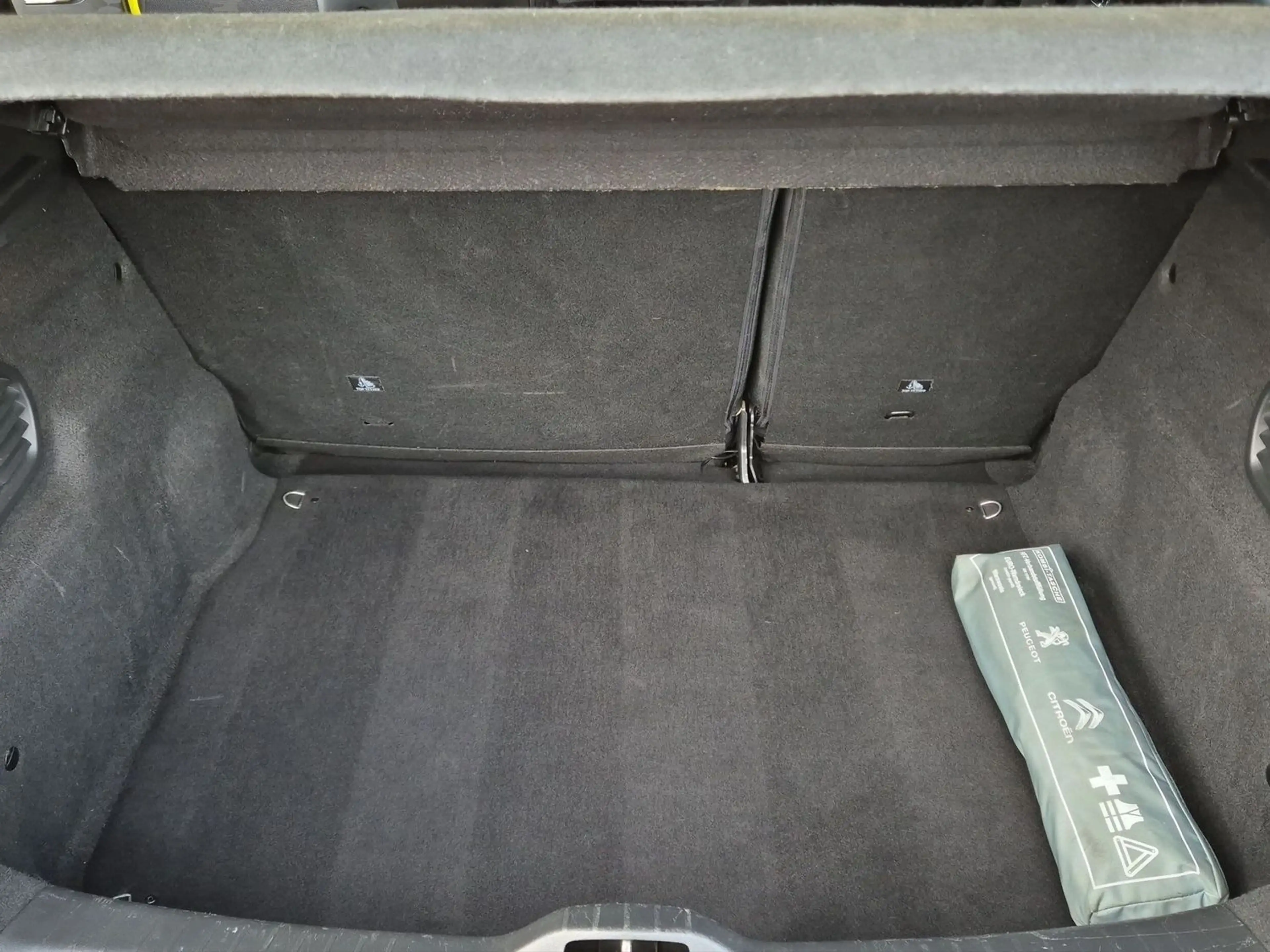 Citroen C4 Cactus Shine Navi Sitzheizung R-Cam PDC v+h — photo 12
