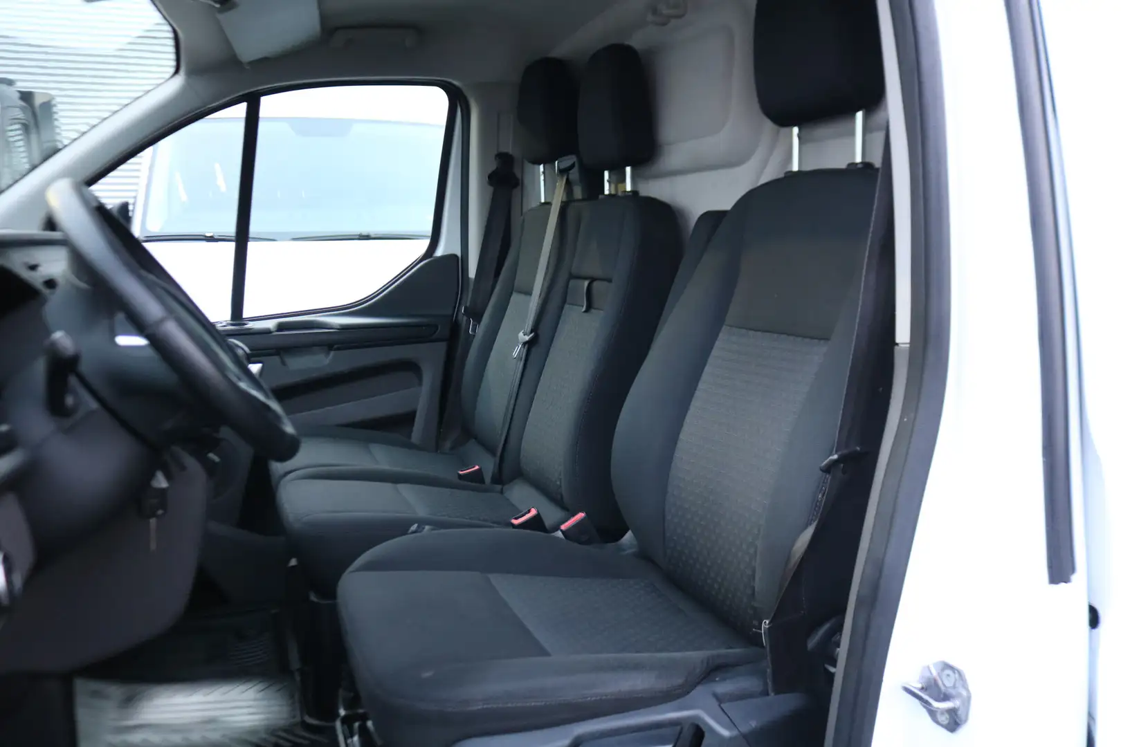 Ford Transit Custom 2.0 TDci L2 H1 Trend Airco 2x Schuifdeur Imperiaal Blanco - 2