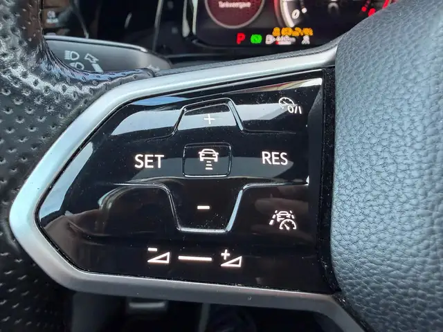 Volkswagen Golf view 16