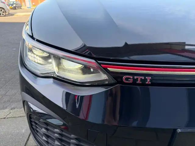 Volkswagen Golf view 8